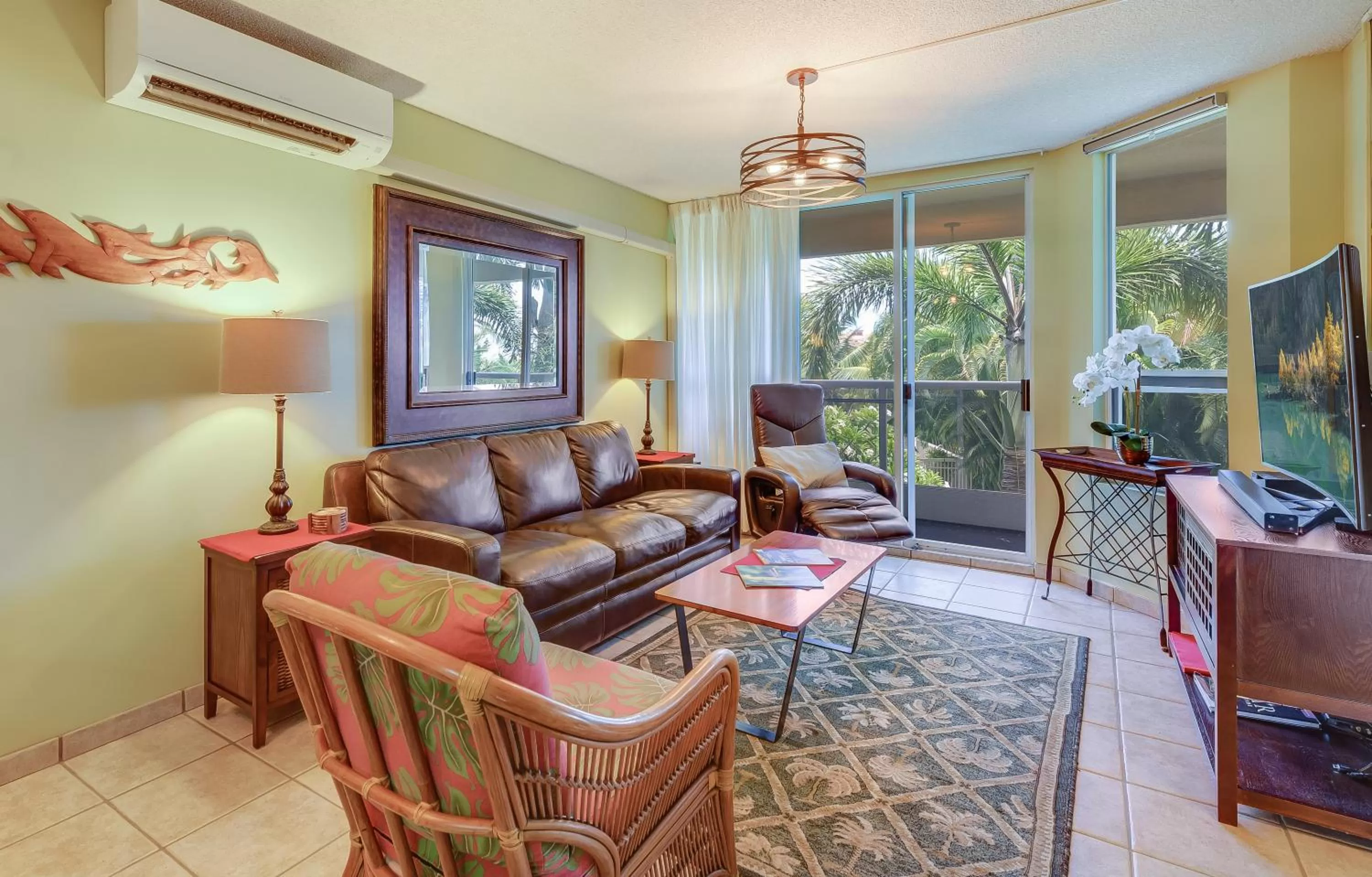 Seating Area in Castle Maui Banyan