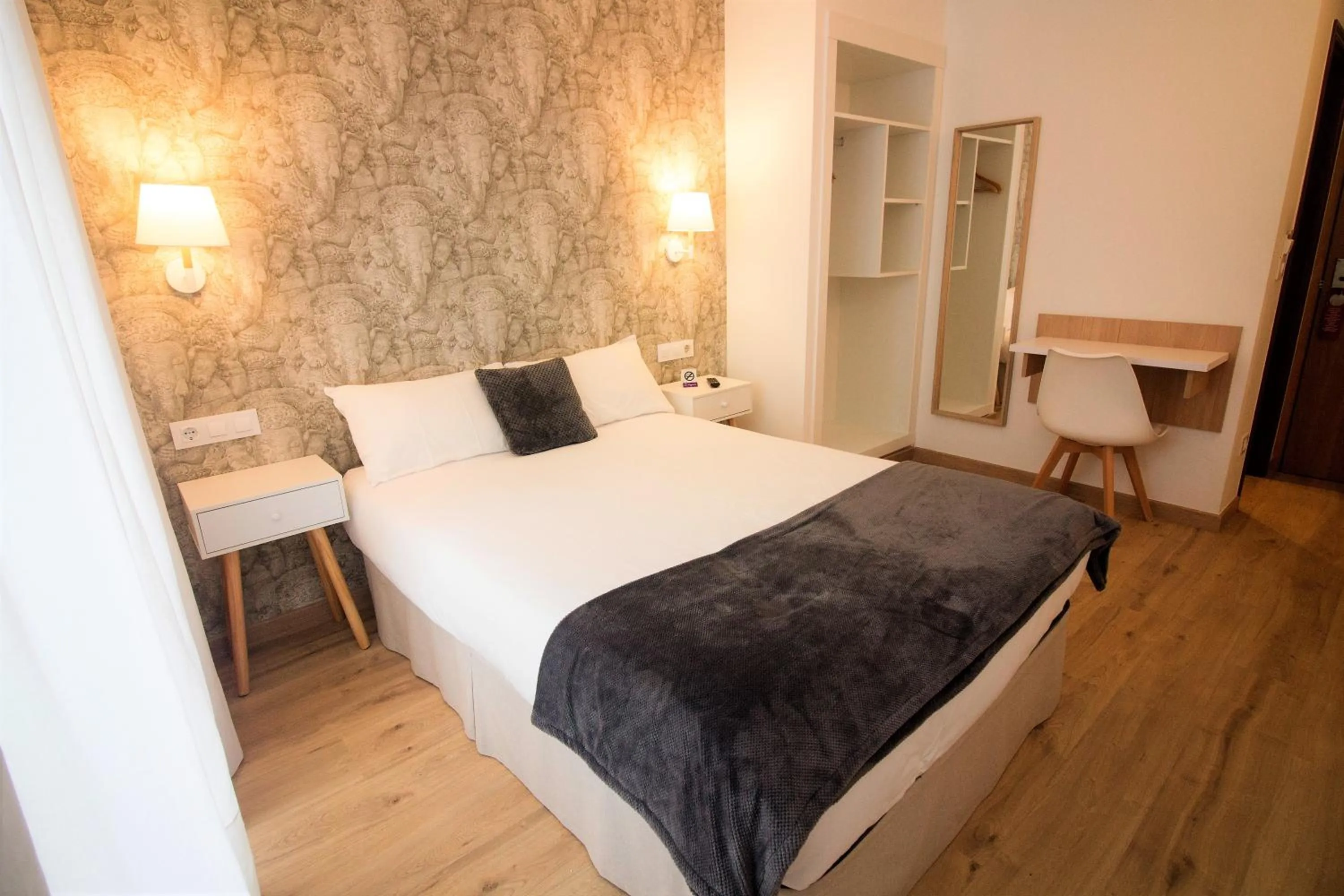 Photo of the whole room, Bed in Hotel Vilagarcia