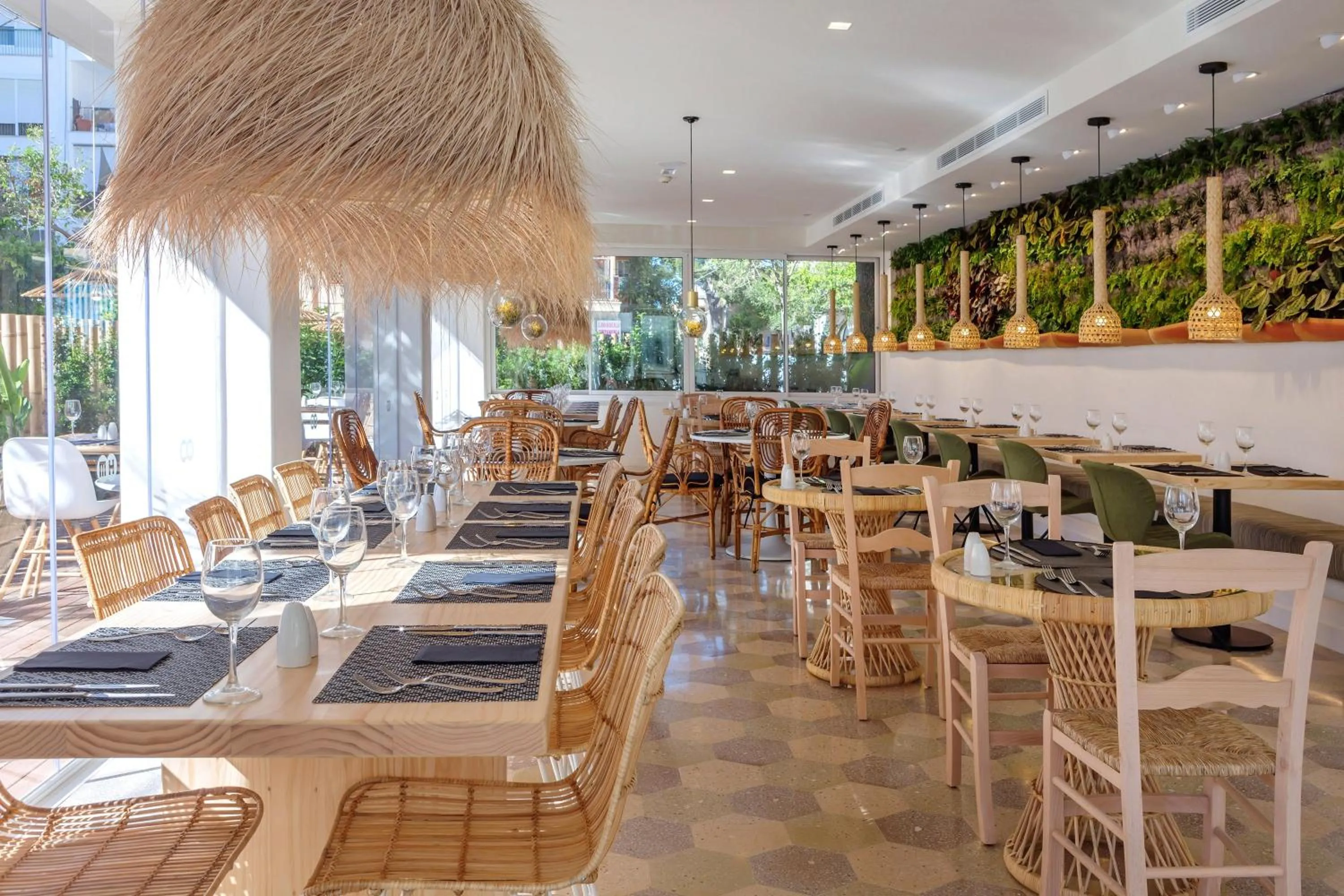 Restaurant/places to eat in HM Alma Beach - Adults Only