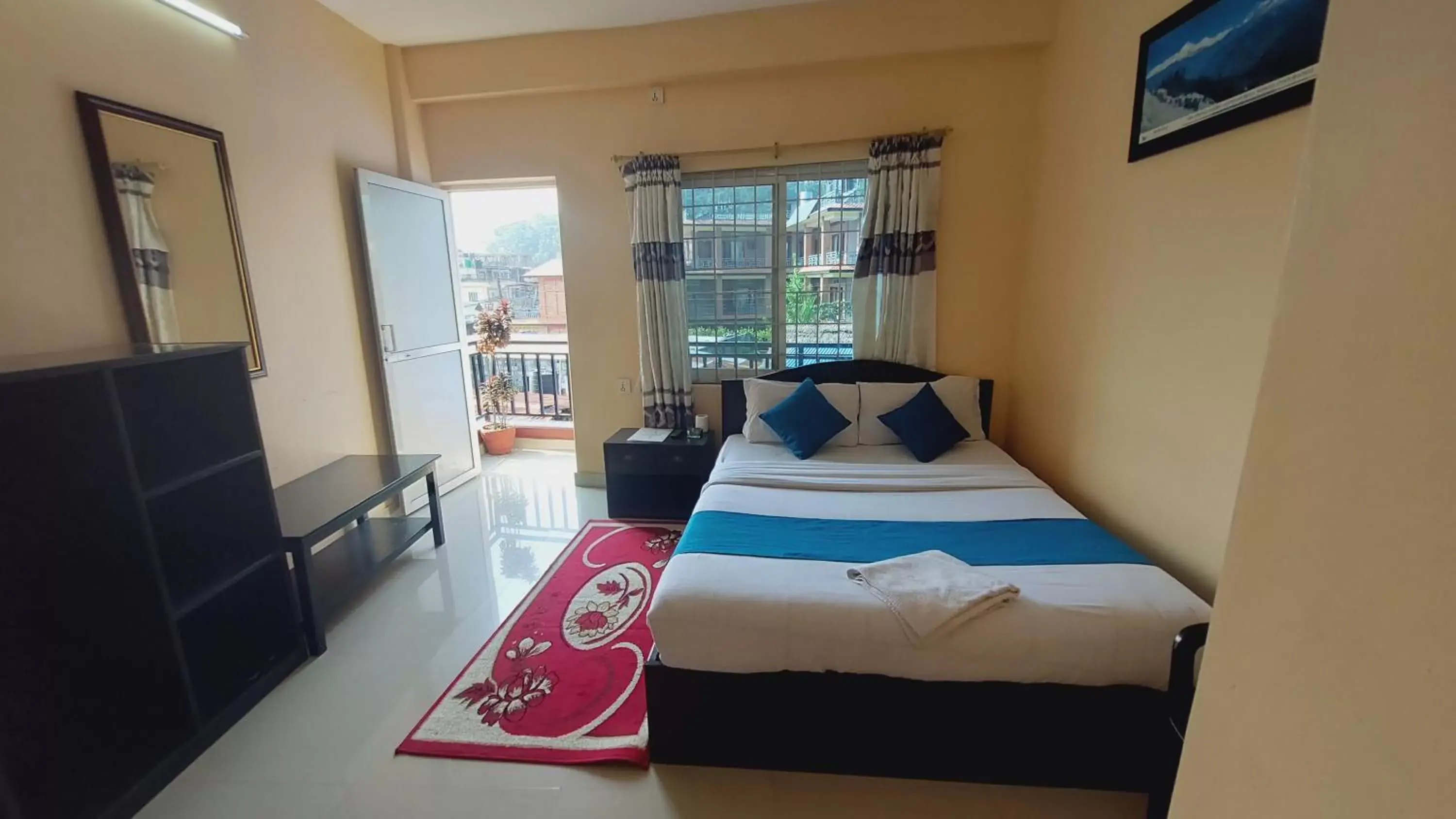 King Room with Lake View - single occupancy in Golden Lake King Room with Lake View - single occupancy in Golden Lake