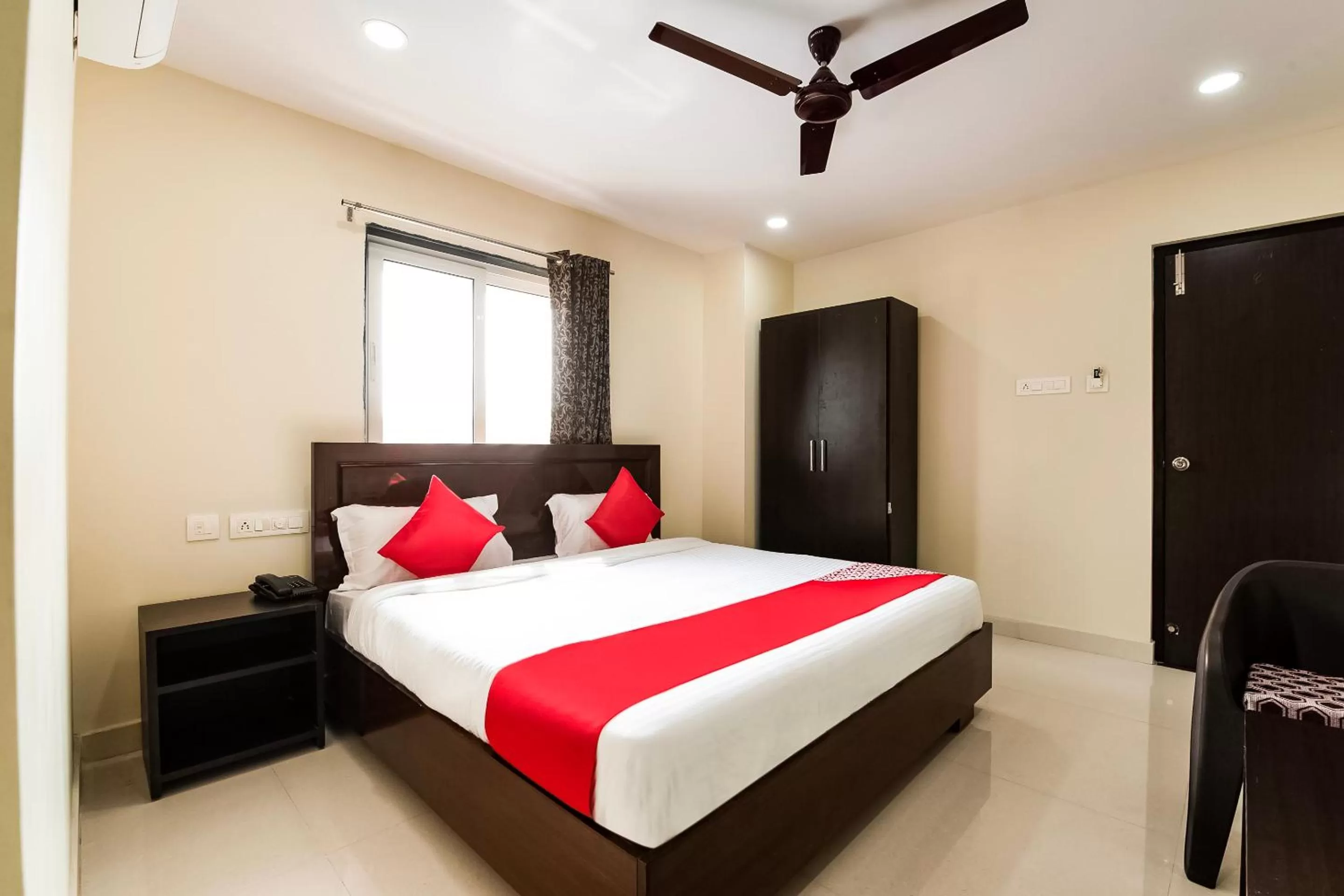 Bedroom, Bed in Capital O Hotel Green Tree