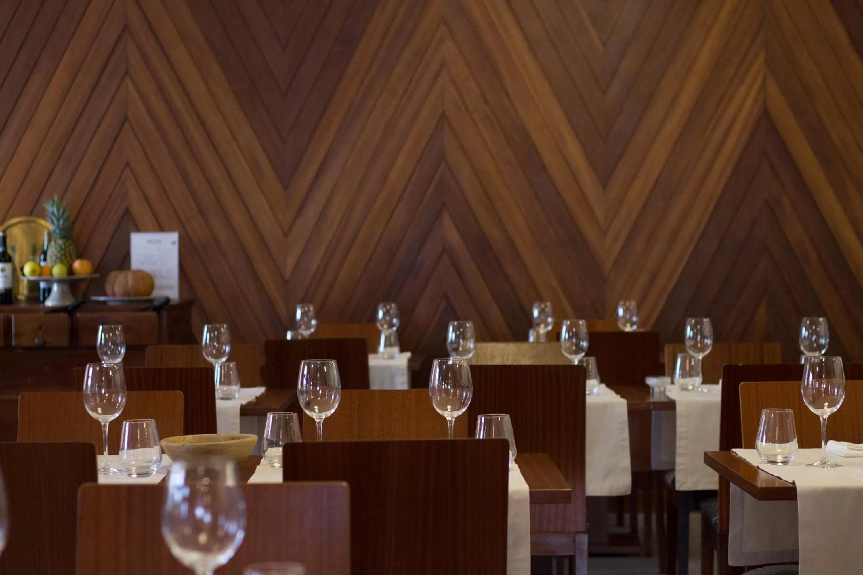 Restaurant/places to eat in Hotel Meira