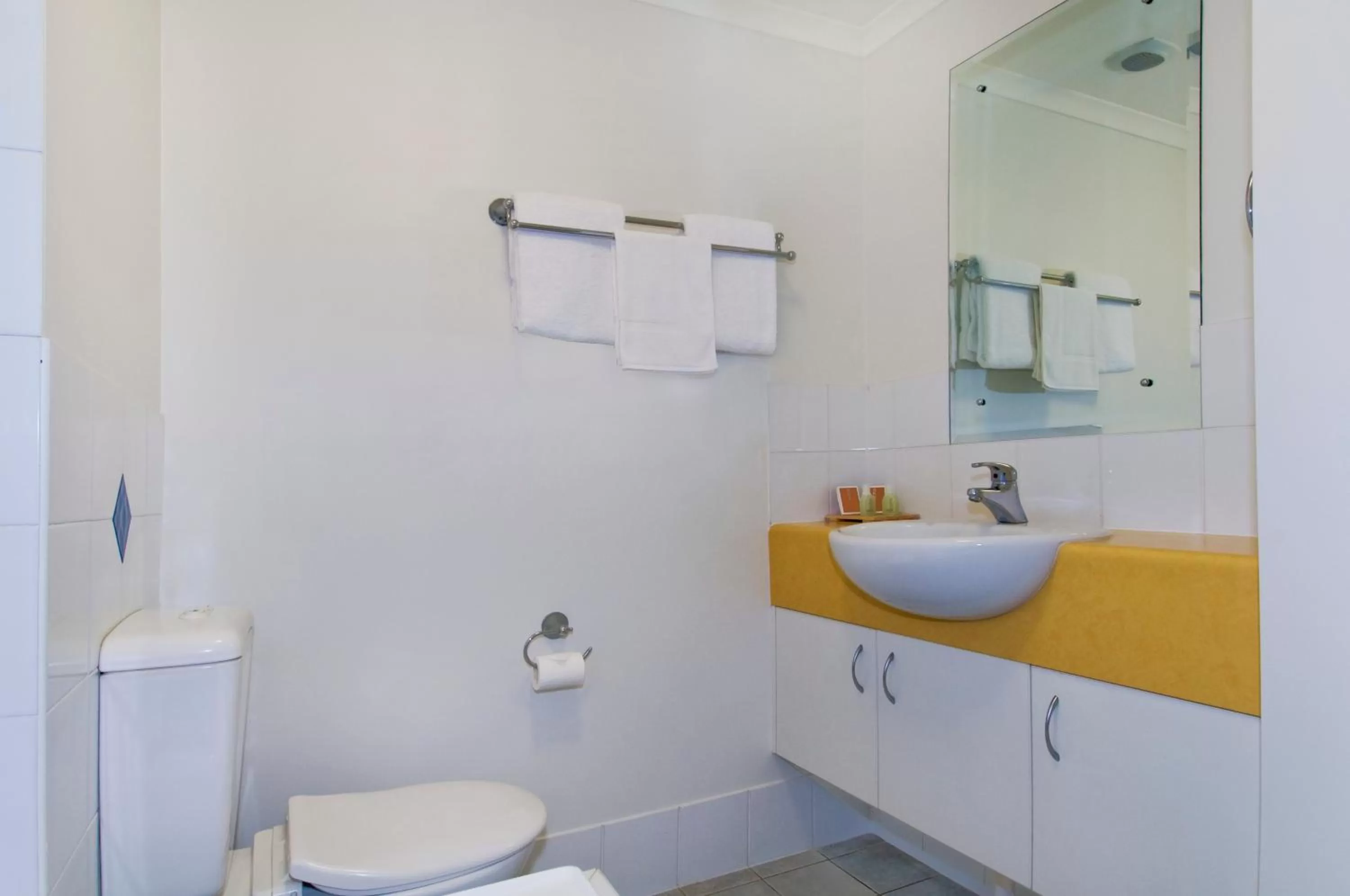 Bathroom in South Pacific Apartments