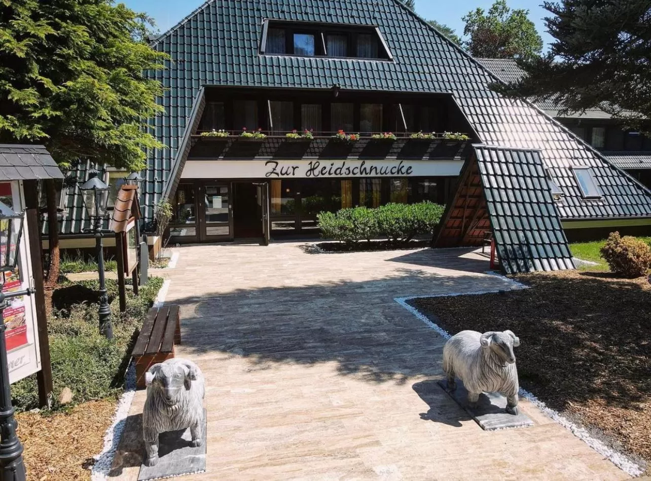 Property building in Hotel Zur Heidschnucke