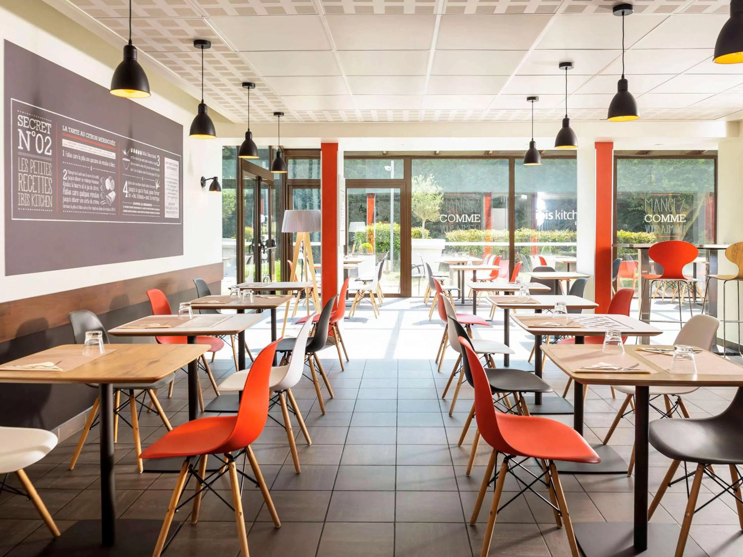 Restaurant/places to eat in ibis Paris Marne la Vallee Emerainville