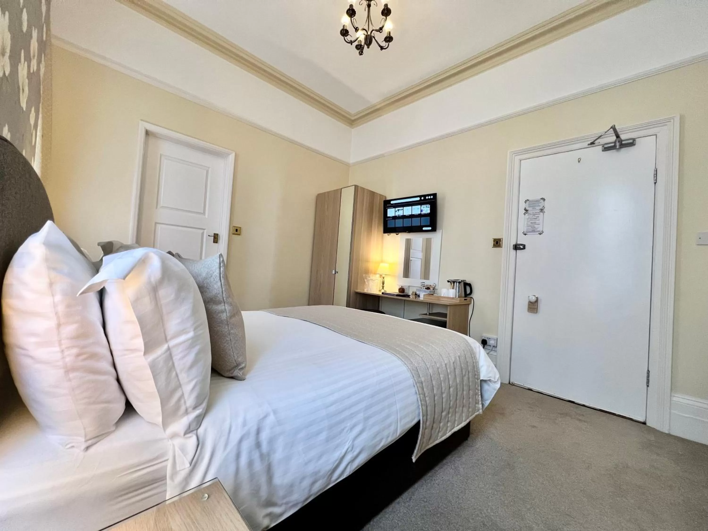 Property building, Bed in Birkdale Guest House