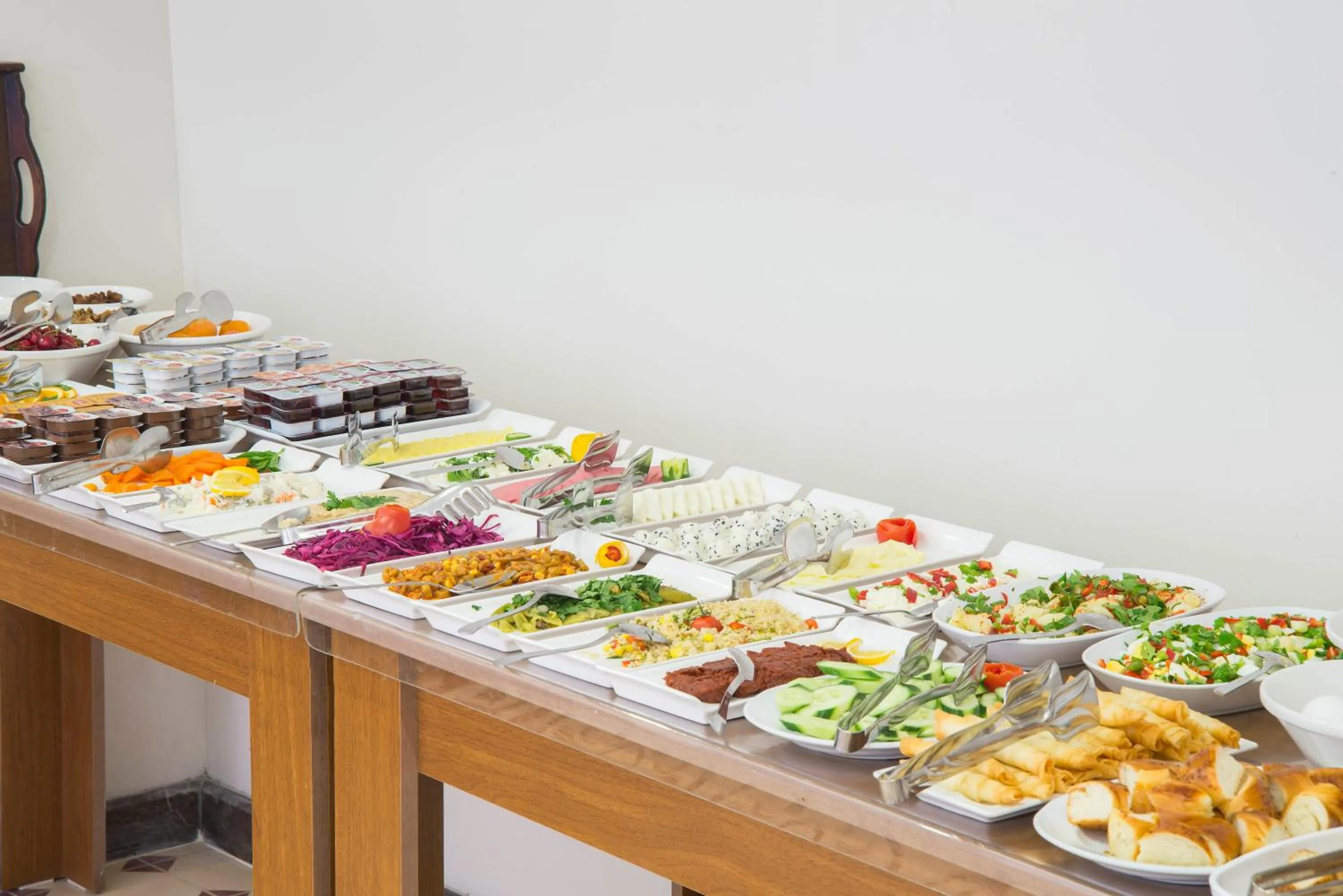 Food in Lalinn Hotel