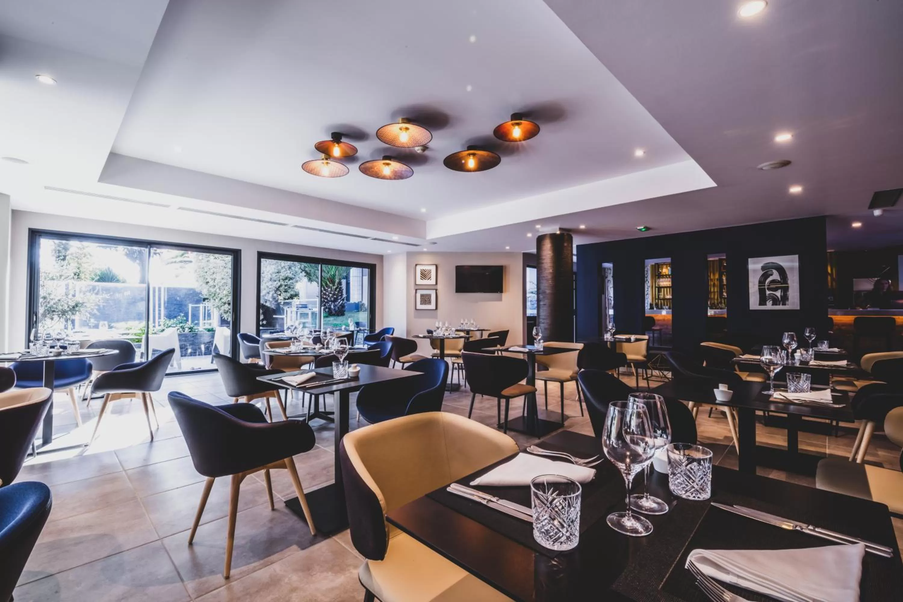 Restaurant/places to eat in Mercure Pau Palais des Sports