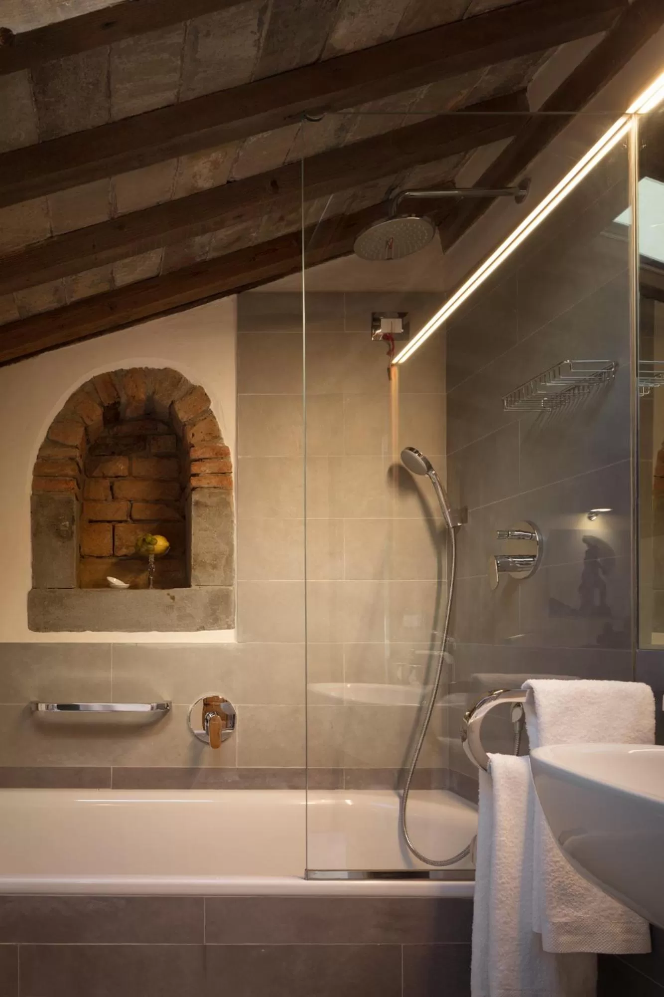 Bathroom in Ottantotto Firenze