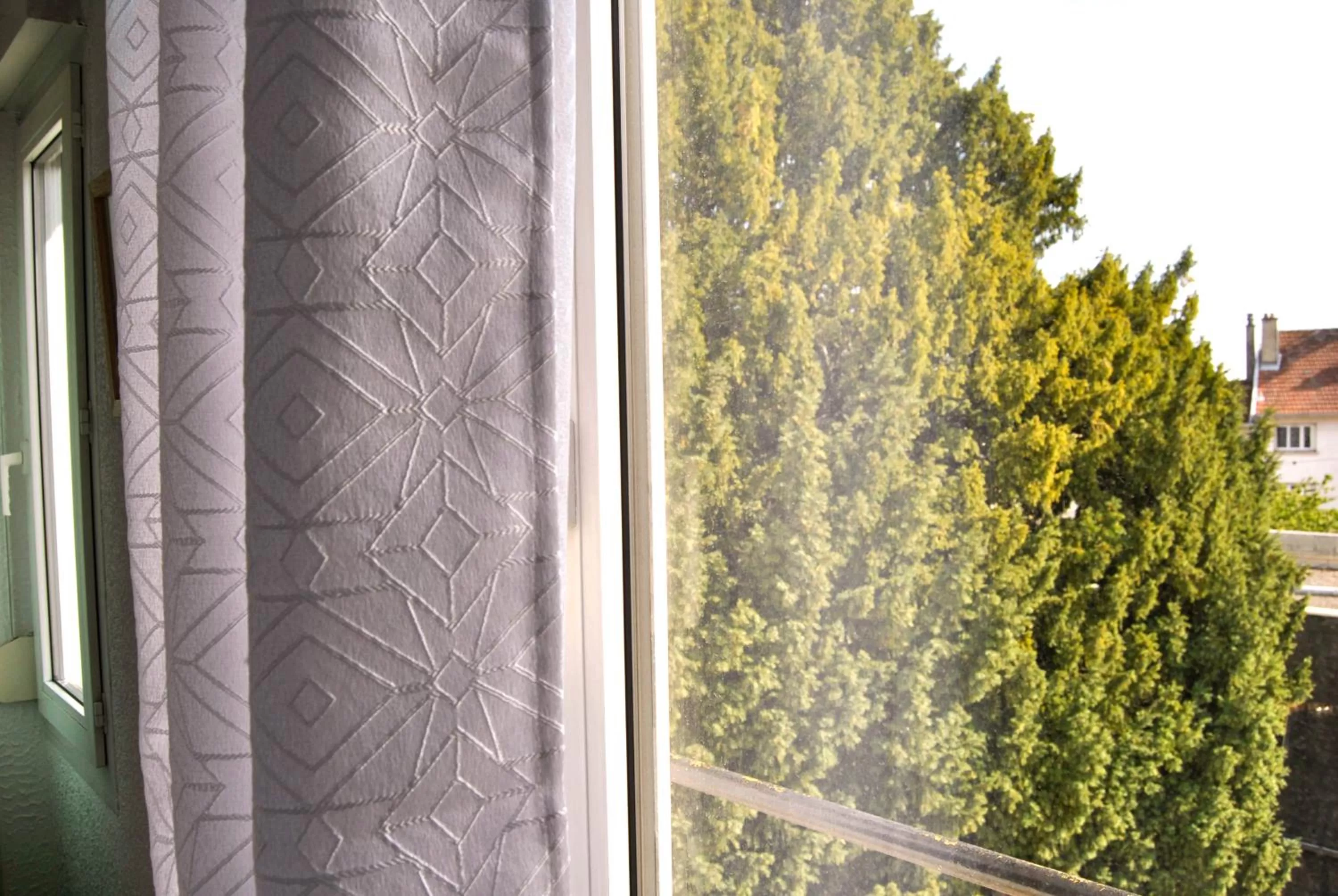 View (from property/room) in Hôtel Le Thurot- Dijon Centre ville Gare