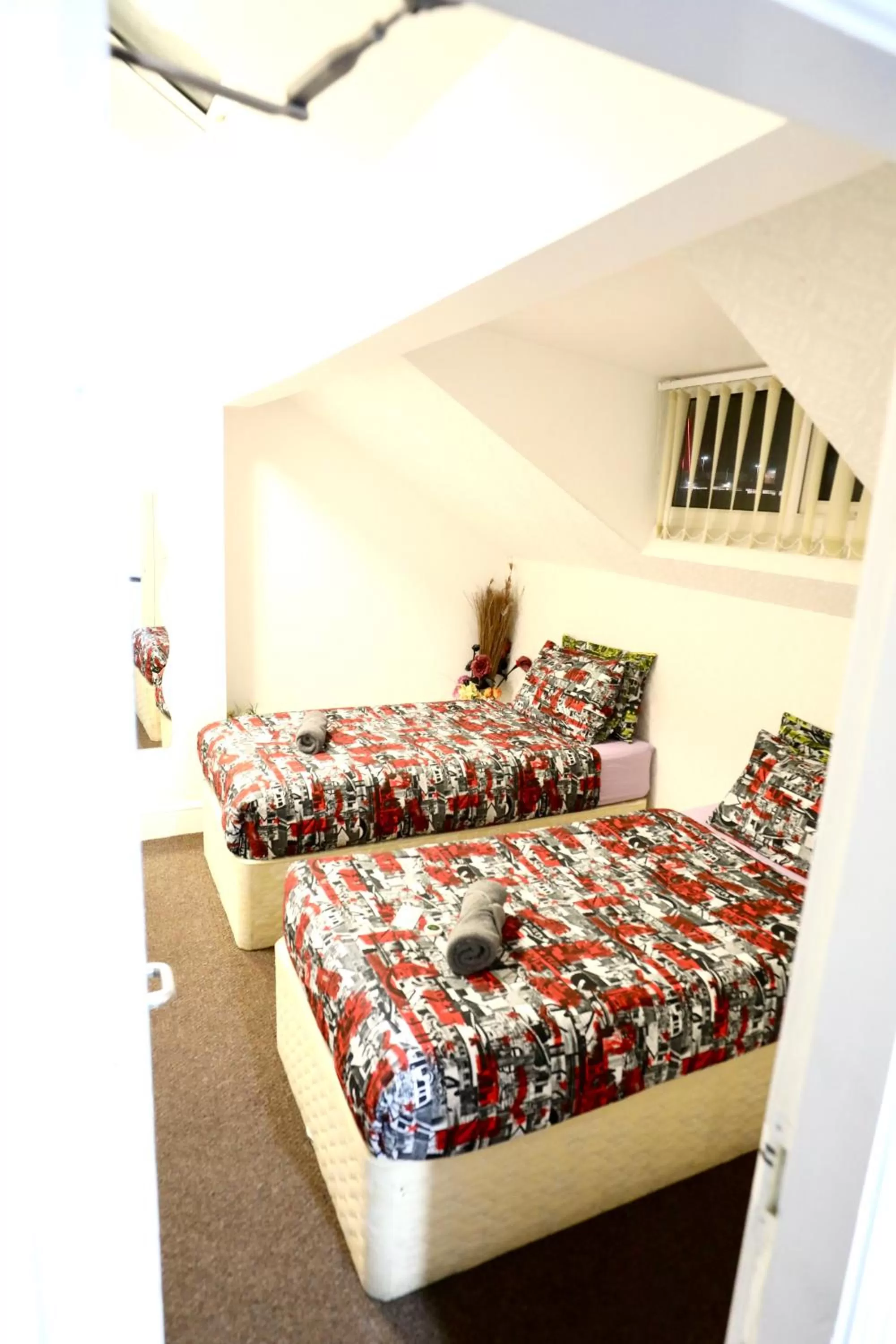 Photo of the whole room, Bed in Blackpool Central Hotel