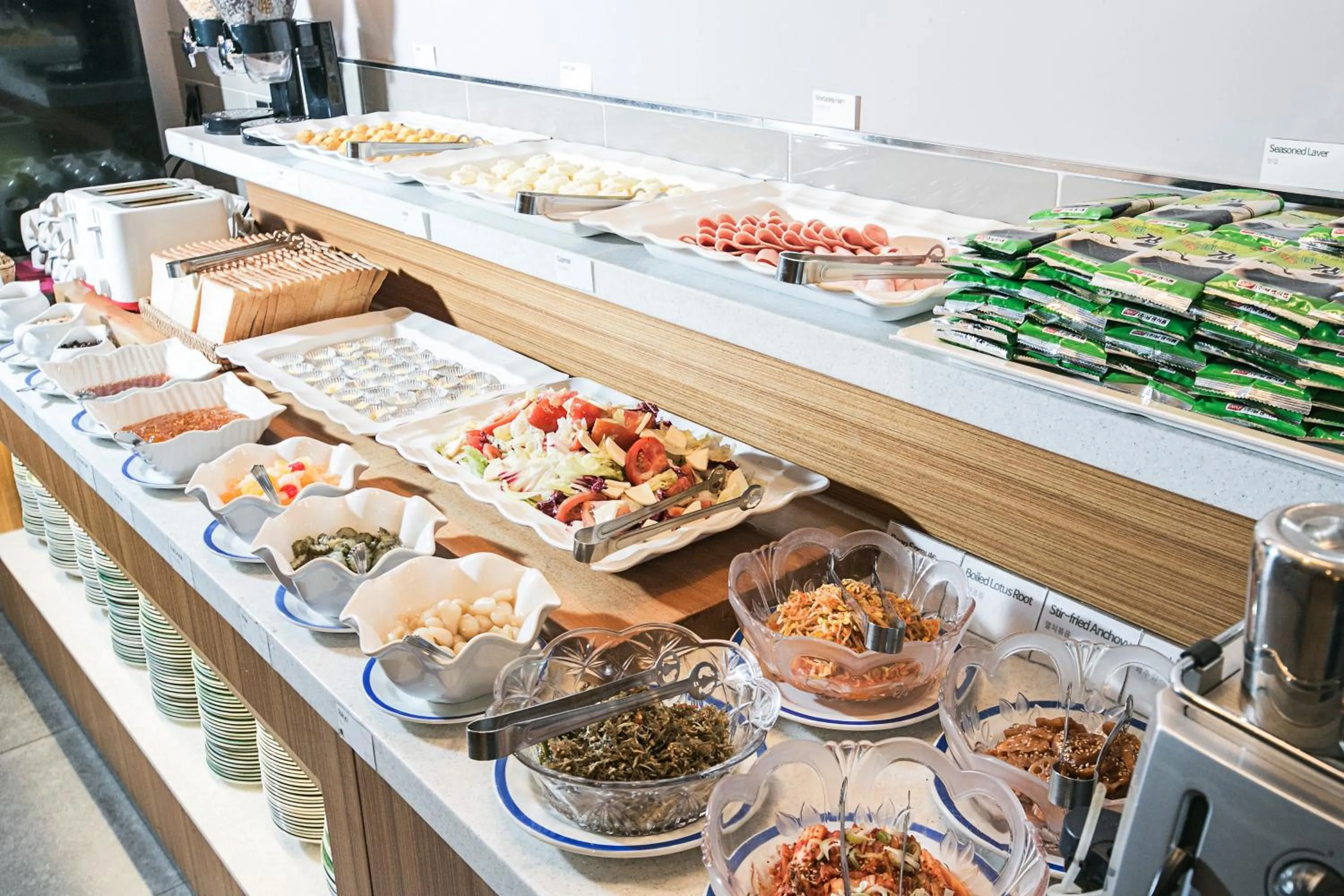 Buffet breakfast in Busan Tourist Hotel