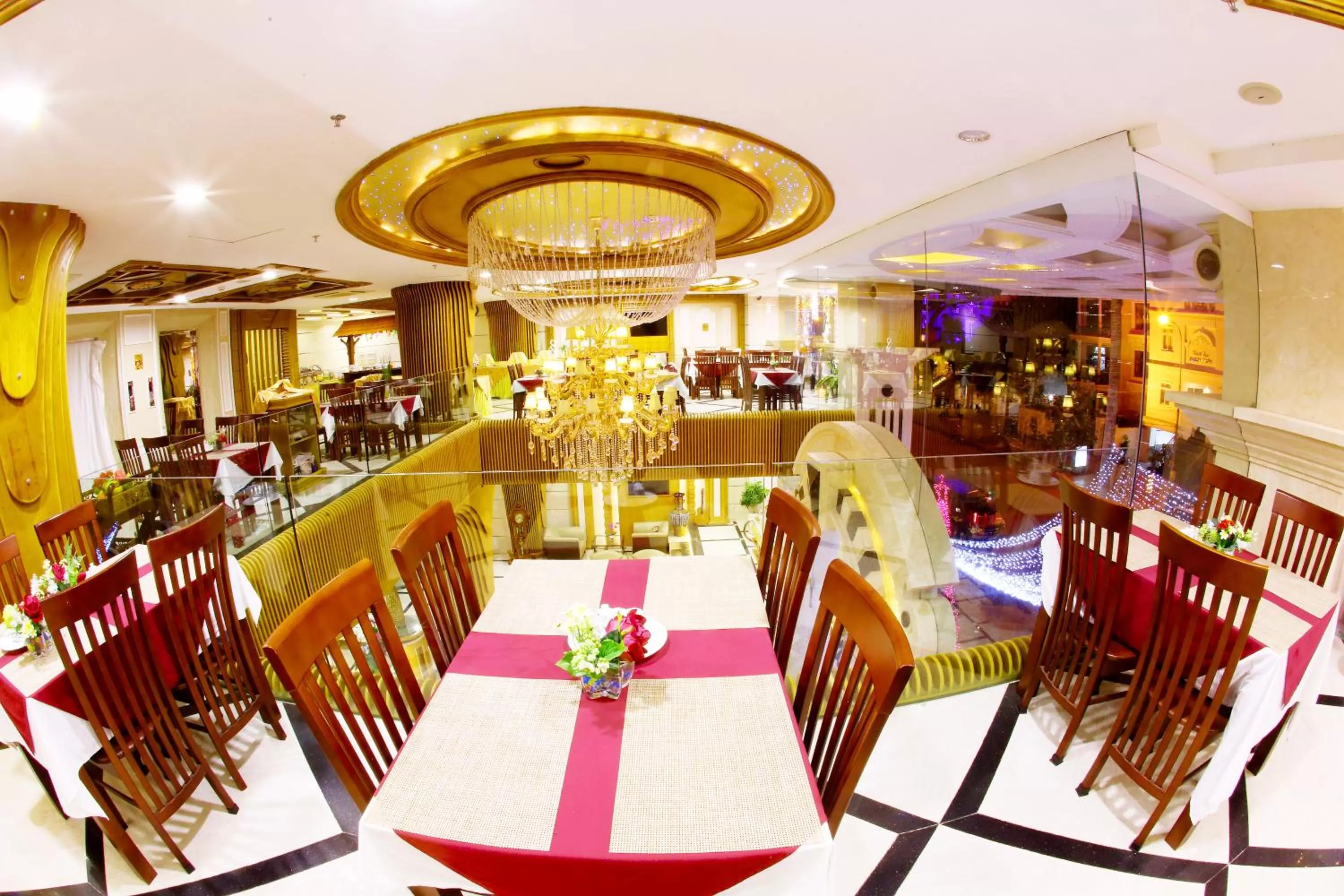 Restaurant/places to eat in Holiday One Can Tho Hotel