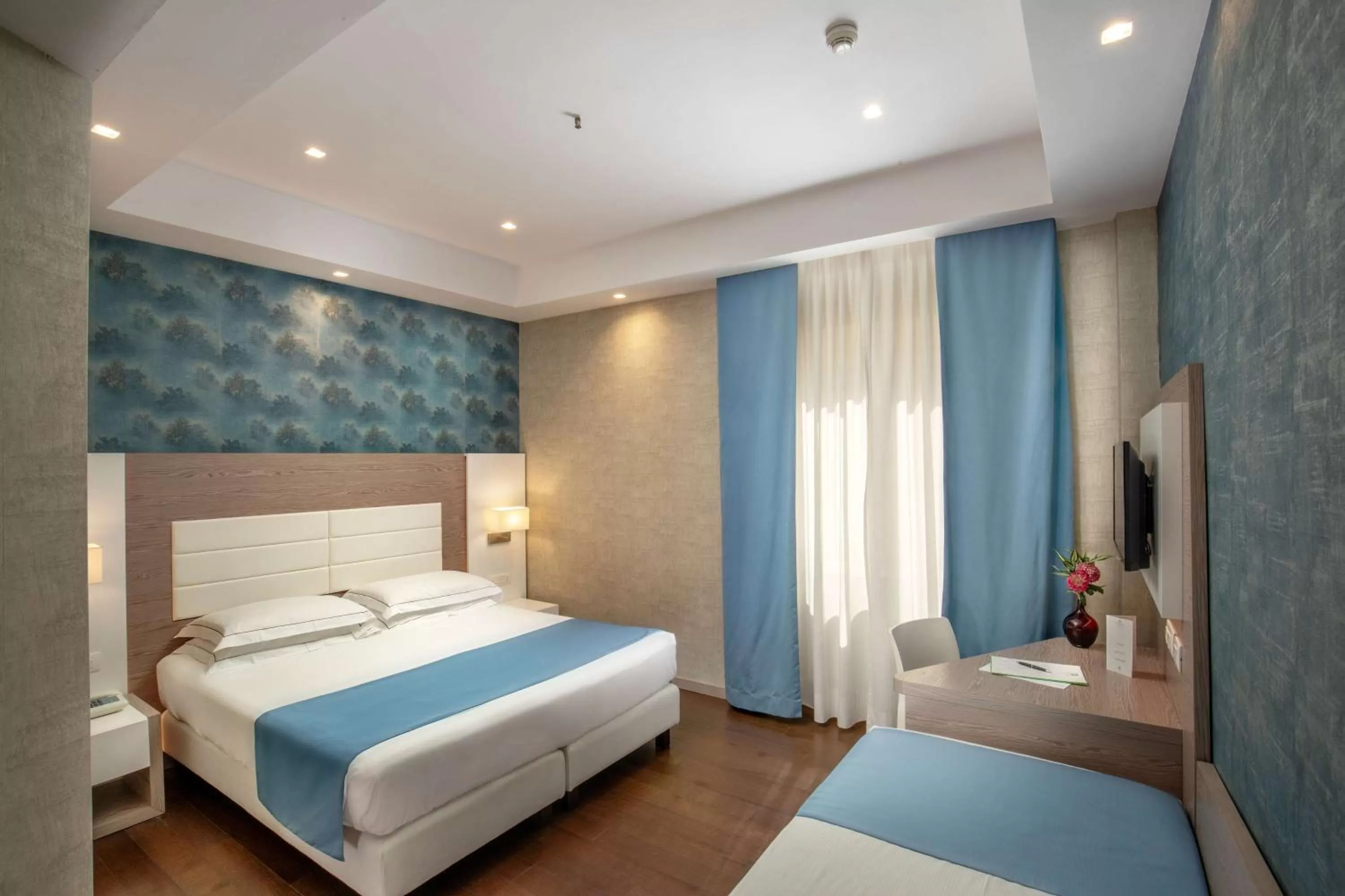 Bedroom, Bed in Hotel Diana Roof Garden