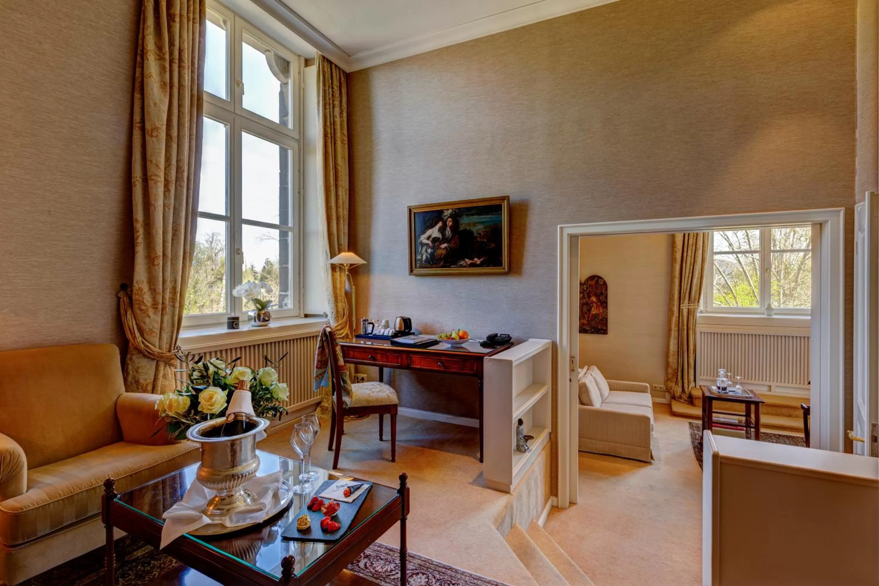 Staff in Schlosshotel Hugenpoet