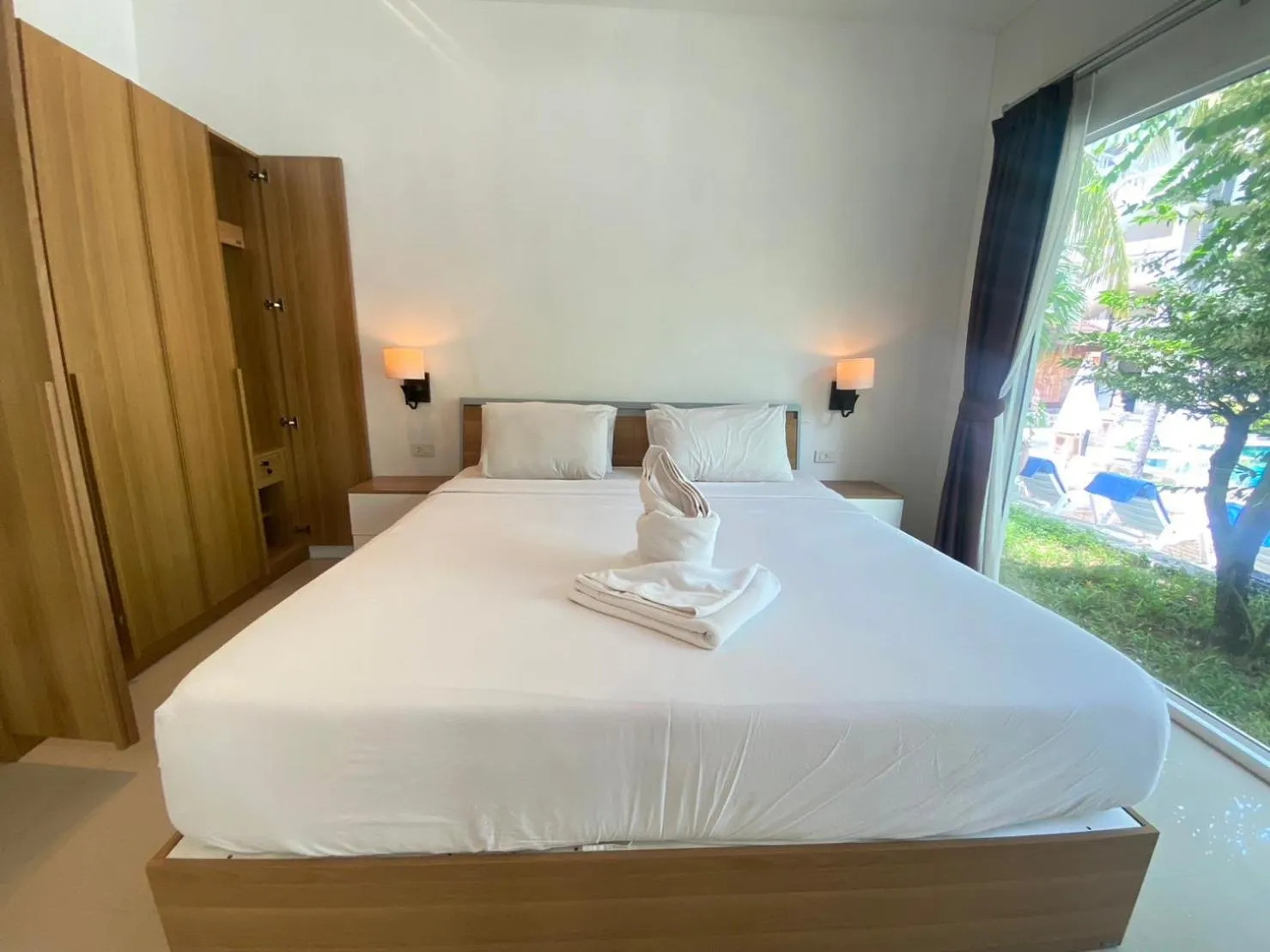 Bed in Garden Home Kata