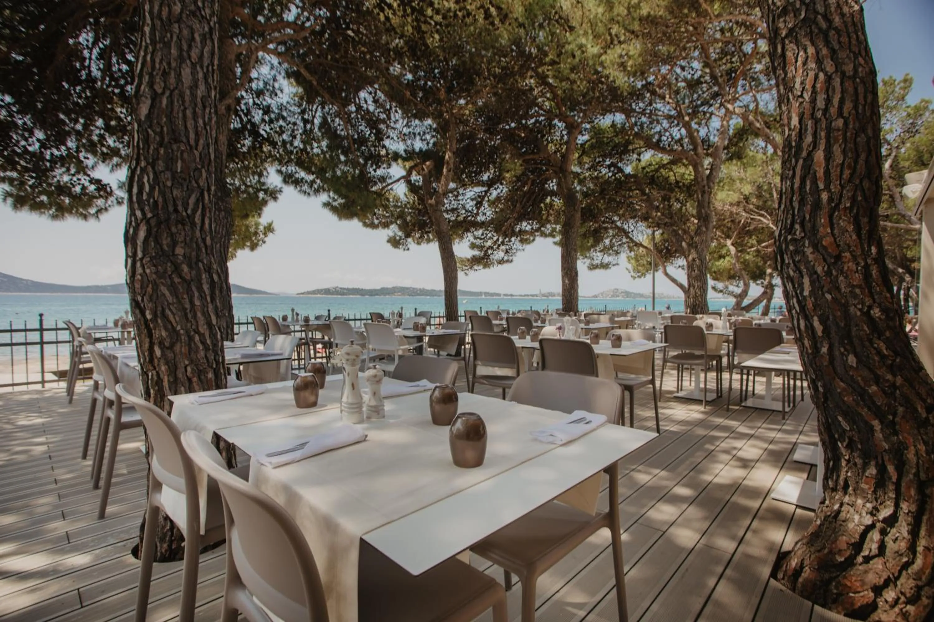 Restaurant/places to eat in Hotel Villa Radin