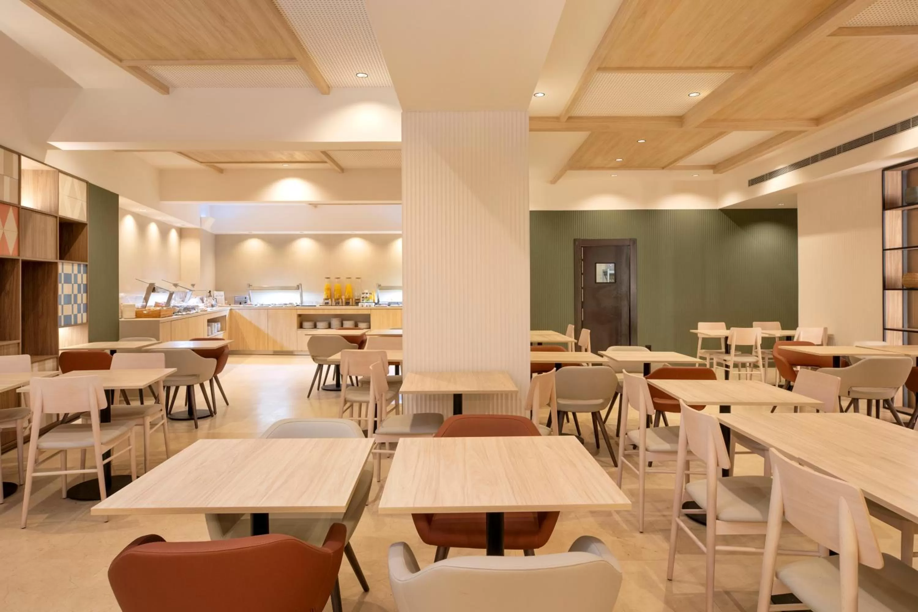 Restaurant/places to eat in Grupotel Gravina