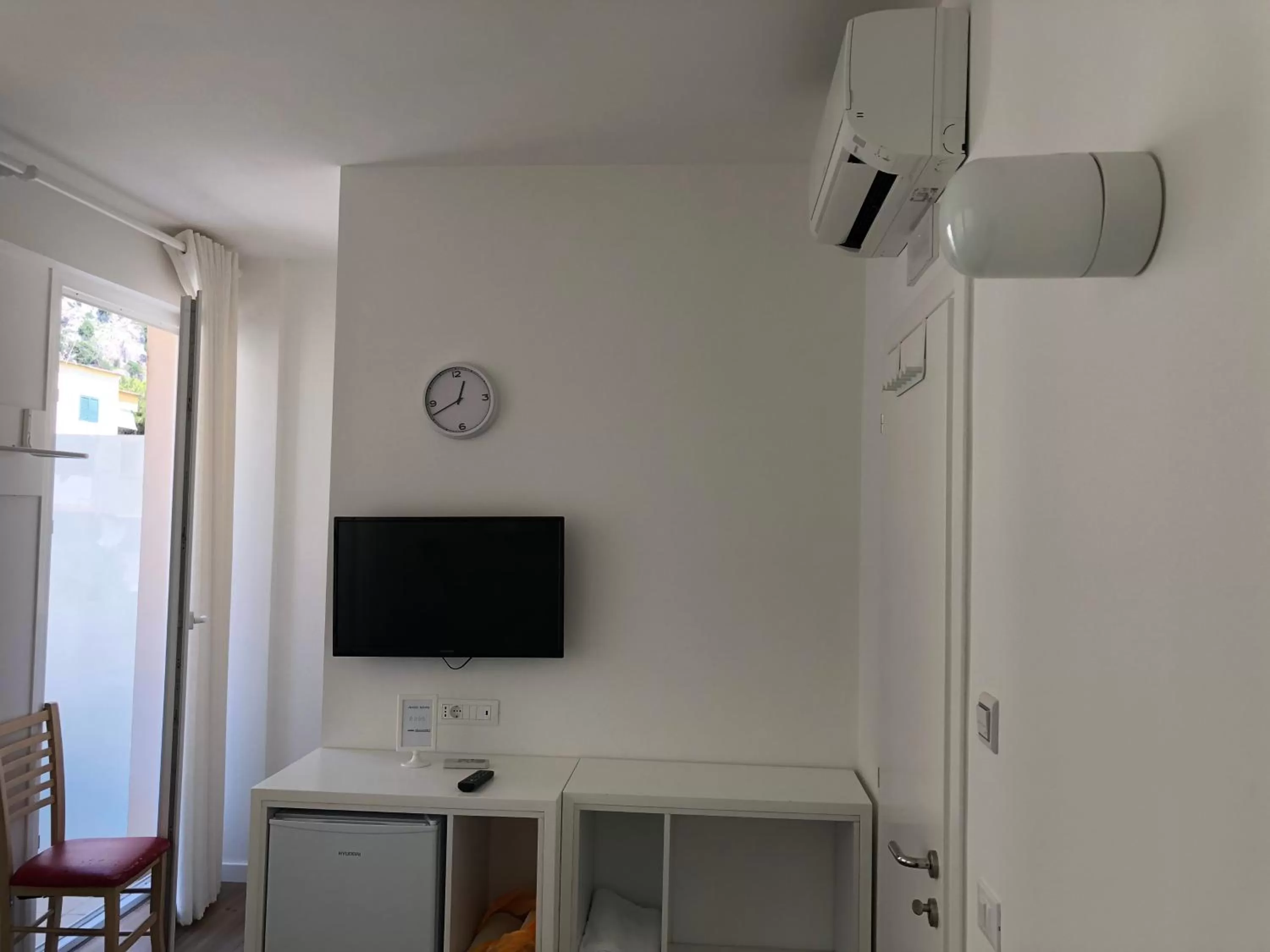 TV/Entertainment Center in Aleksi rooms