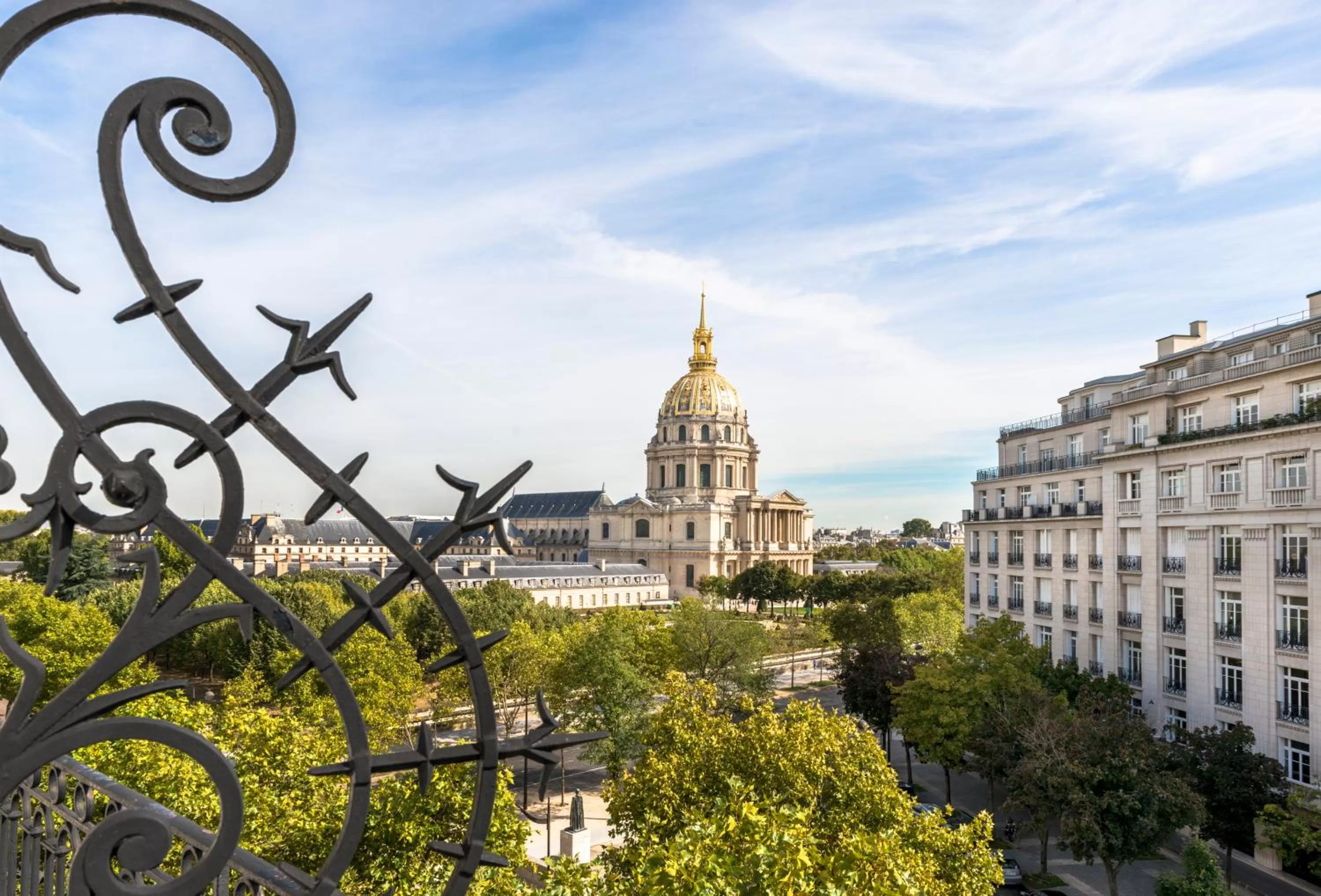 City view in Hotel de France Invalides