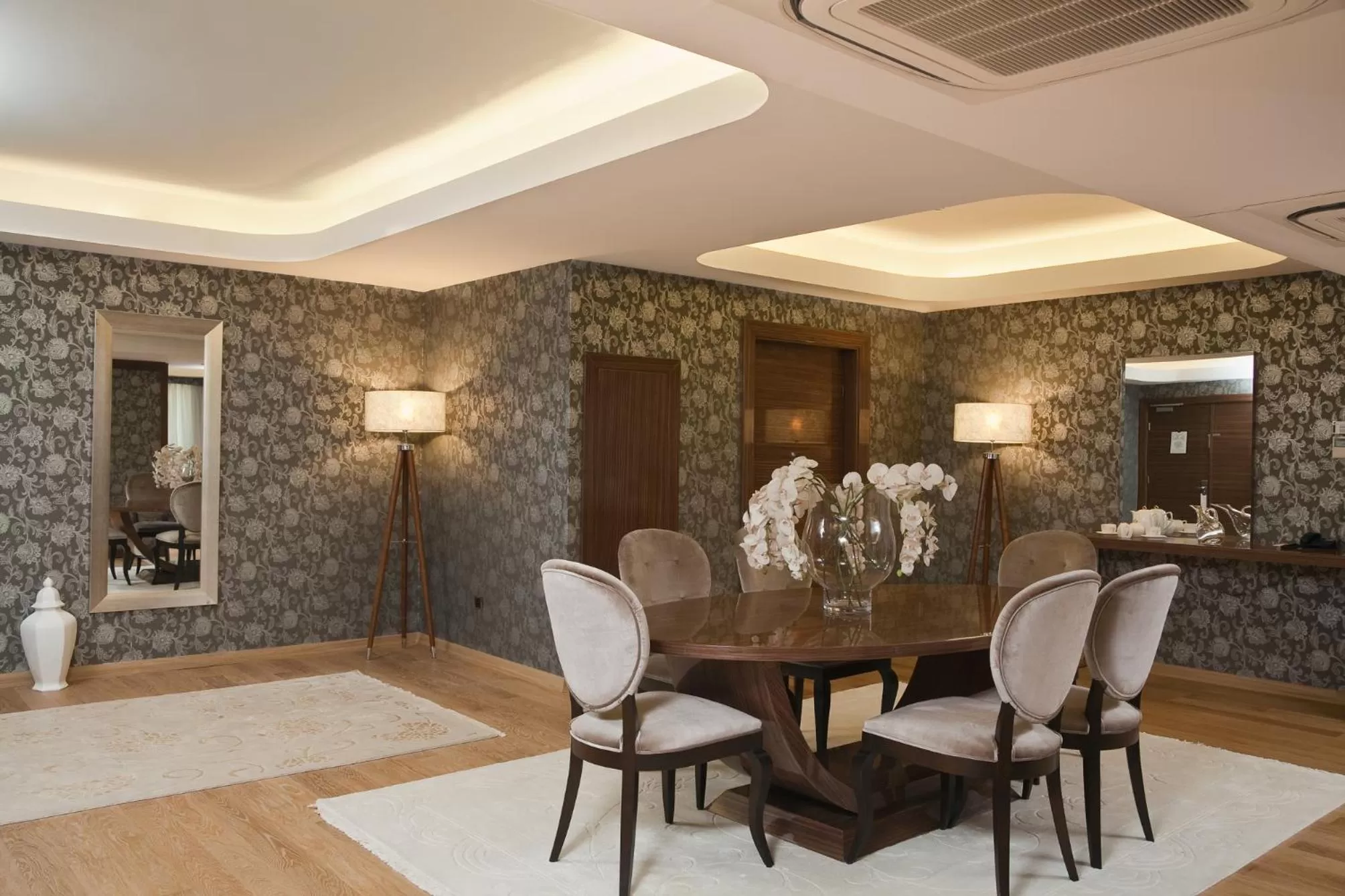 Living room in Anemon Grand Konya Otel