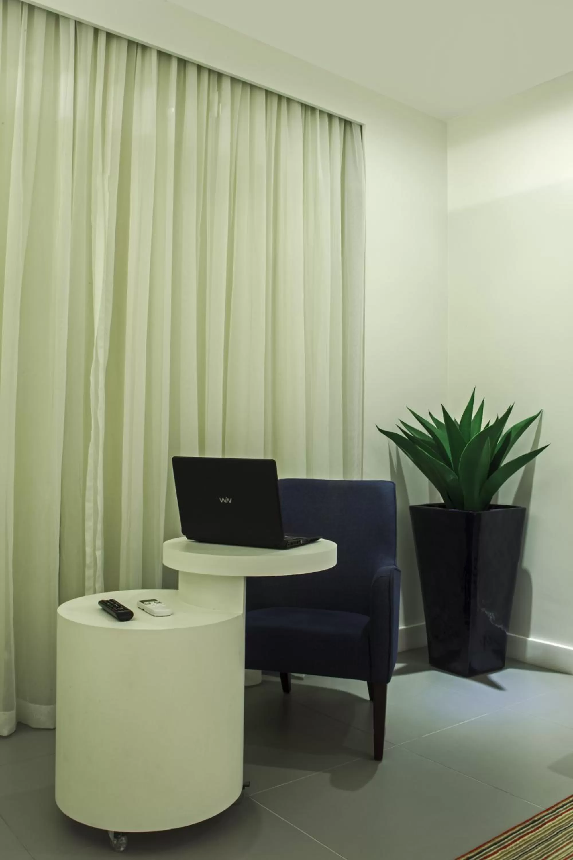 Seating Area in ibis Styles Pouso Alegre