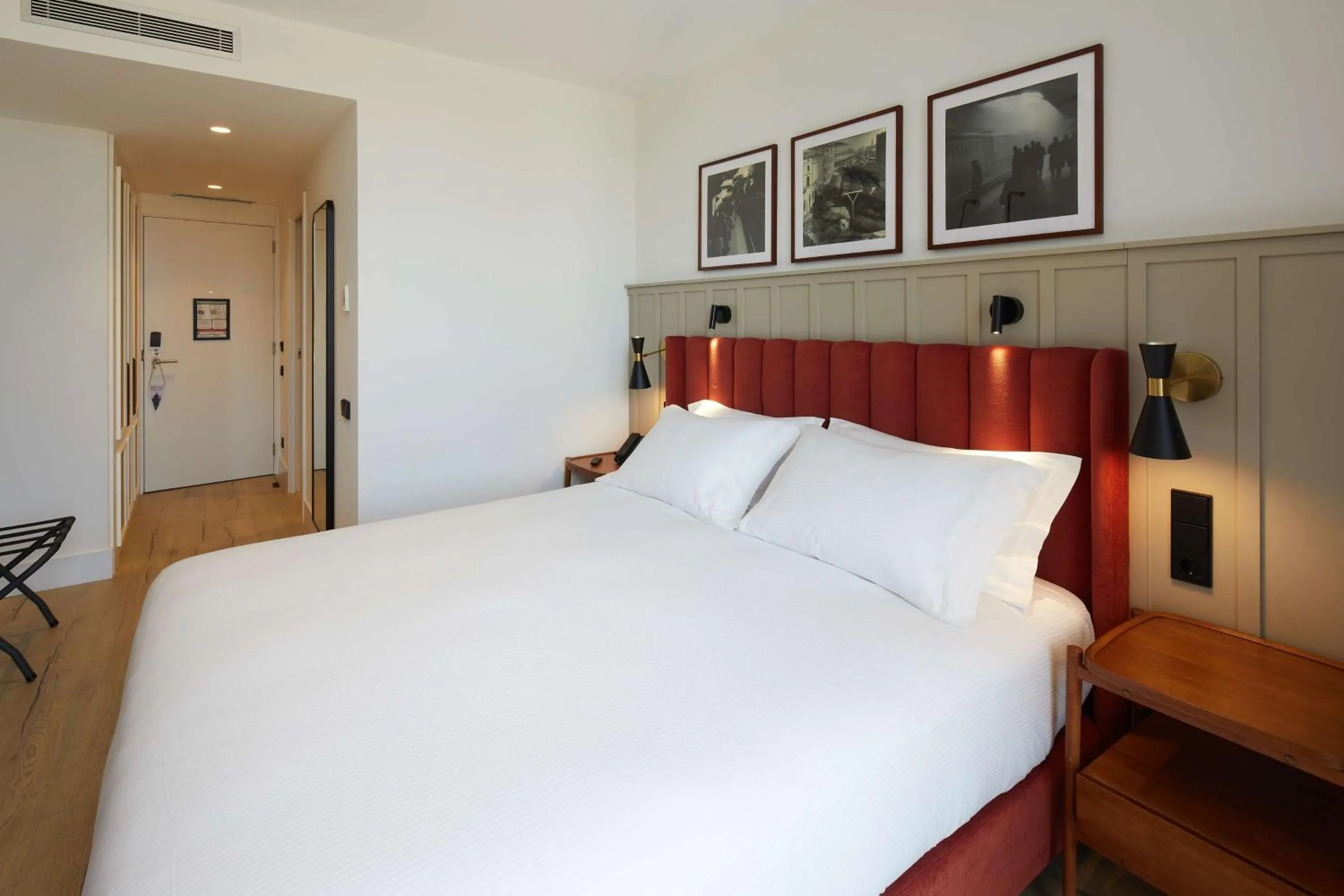 Bed in Via Sants Hotel Barcelona, Tapestry Collection By Hilton