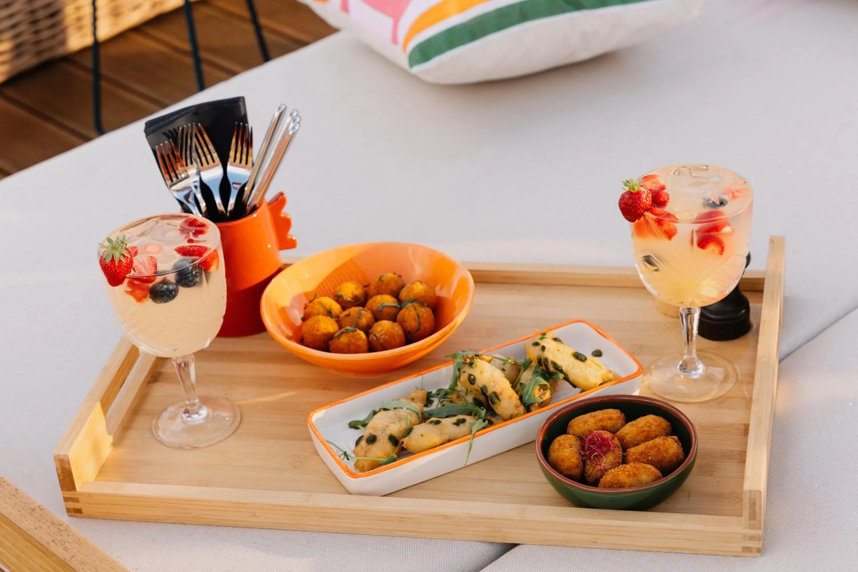 Restaurant/places to eat in AC Hotel by Marriott Nice