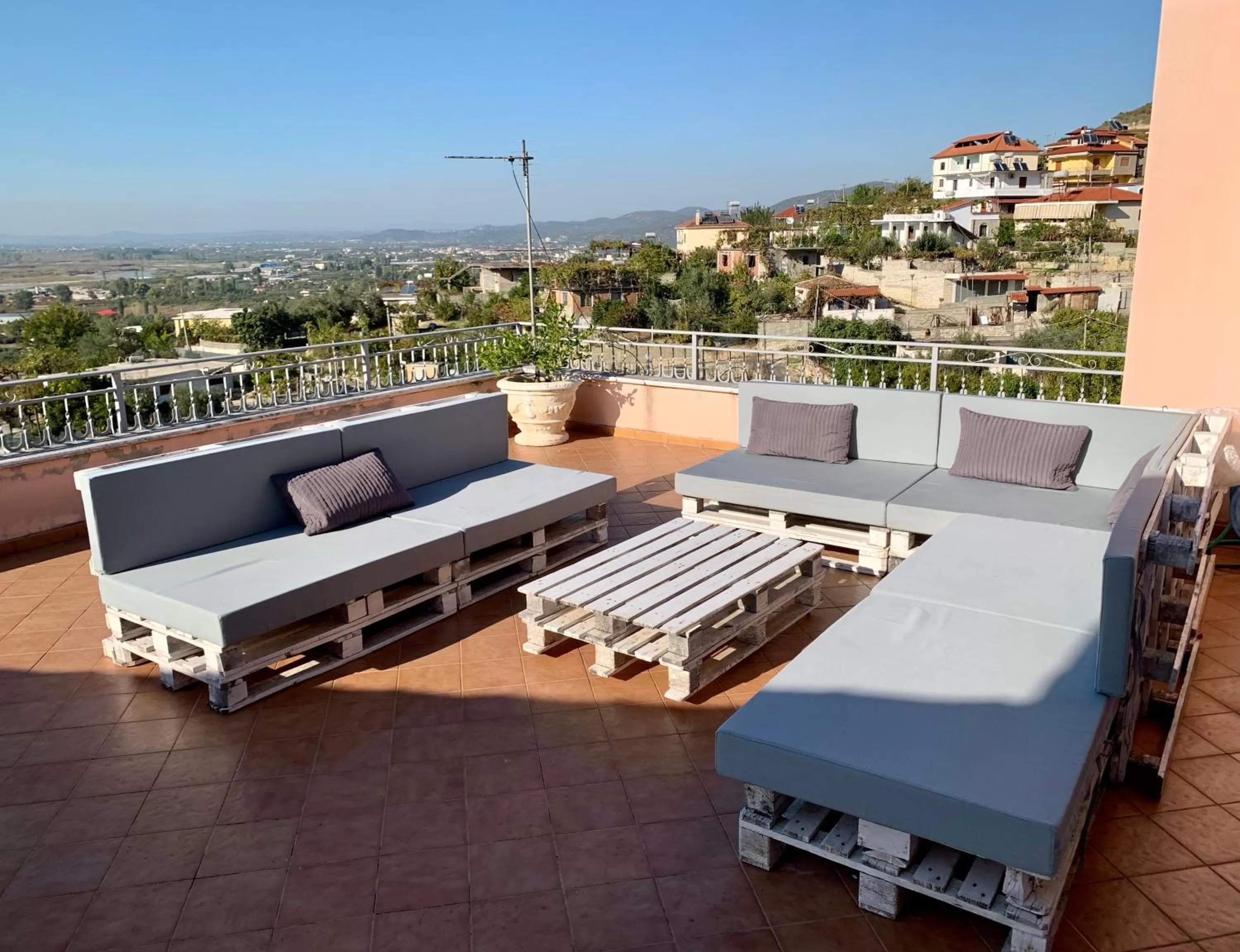 Balcony/Terrace in Guesthouse Villa Rosa Berat