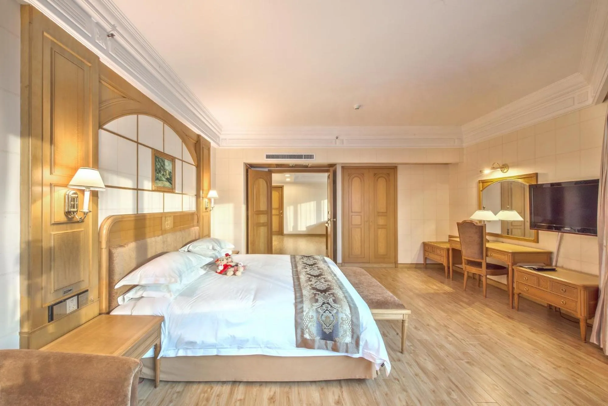 Bedroom, Bed in Hotel Silverland