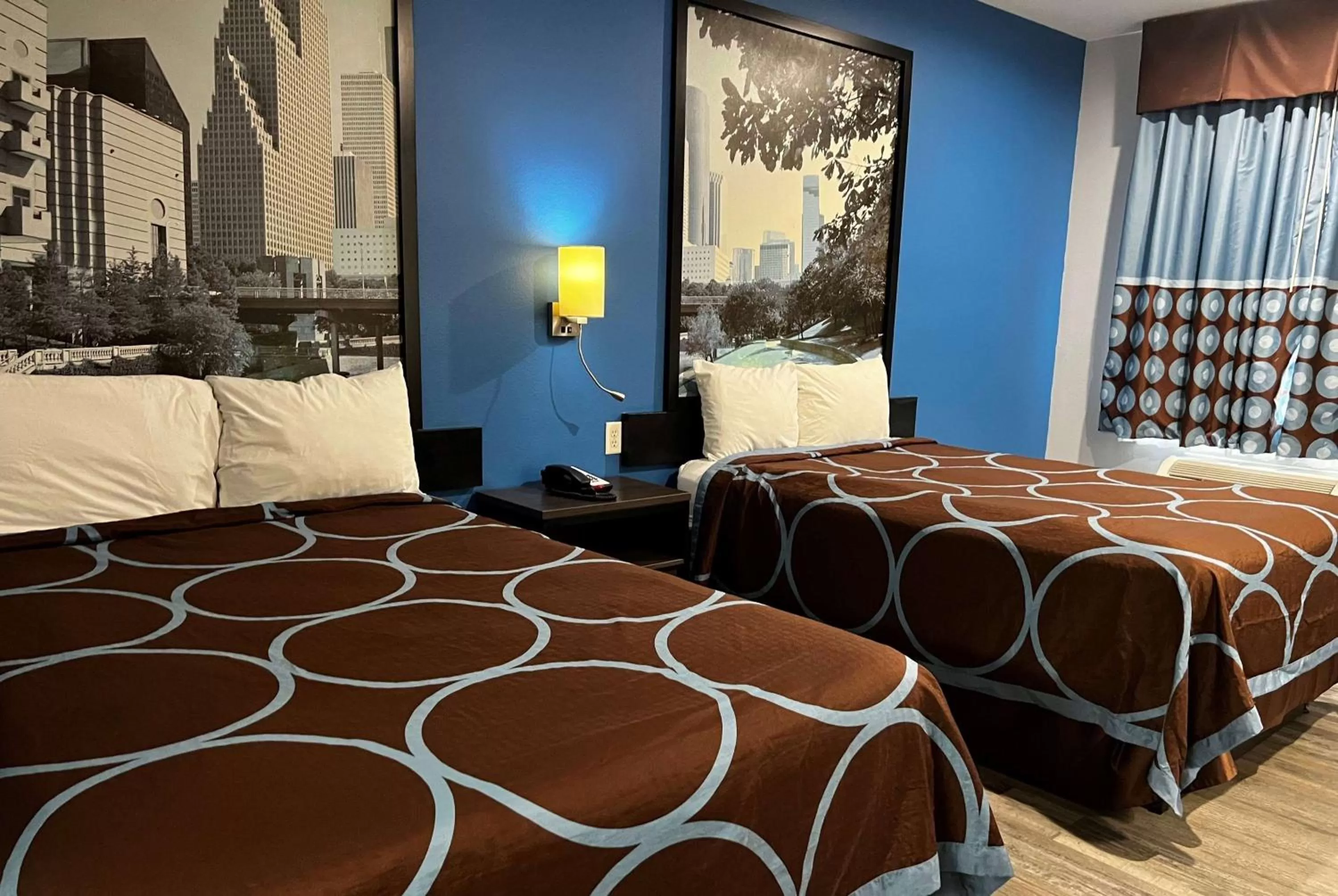 Photo of the whole room, Bed in Super 8 by Wyndham Houston North I-45