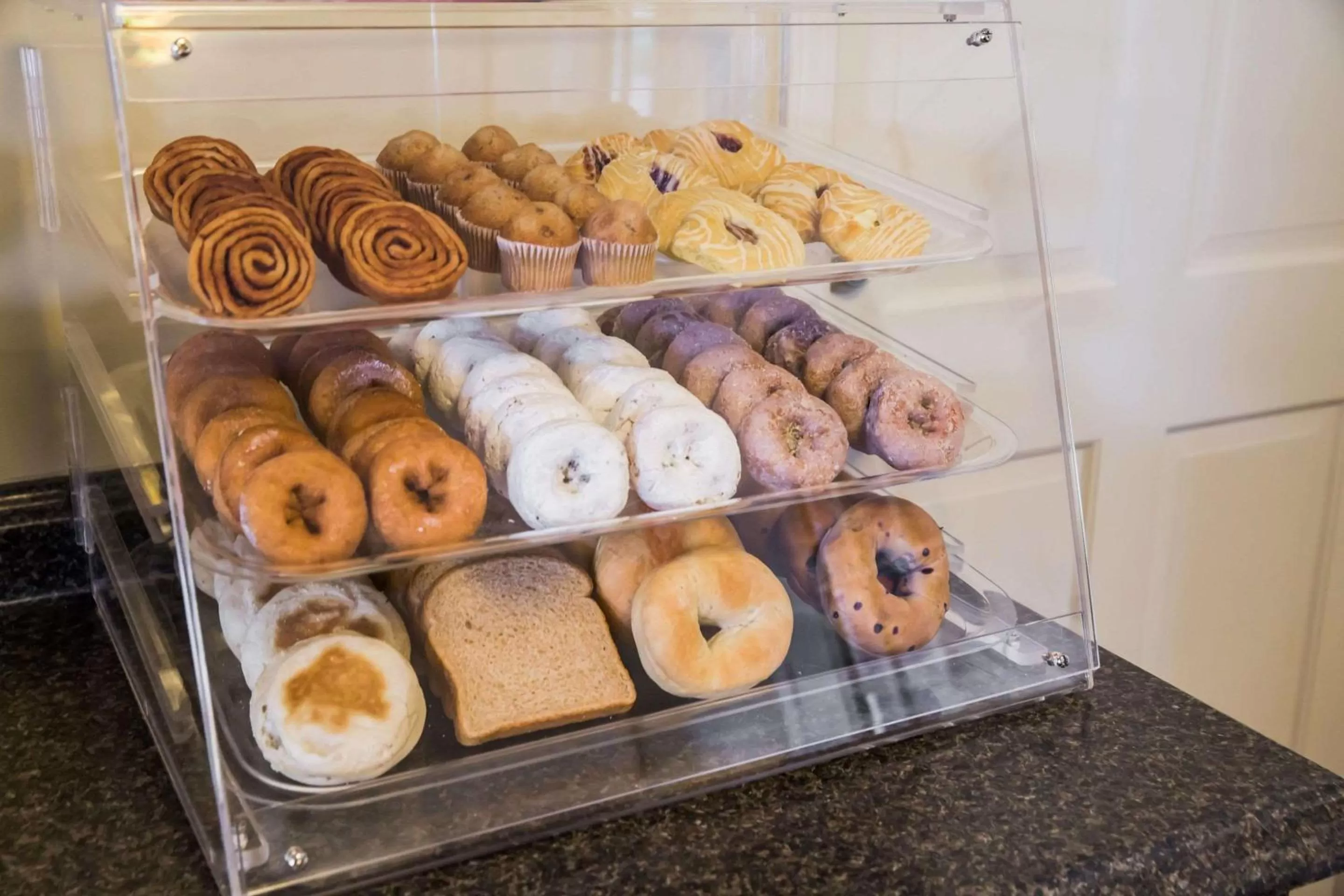 Restaurant/places to eat in Econo Lodge Crystal Coast