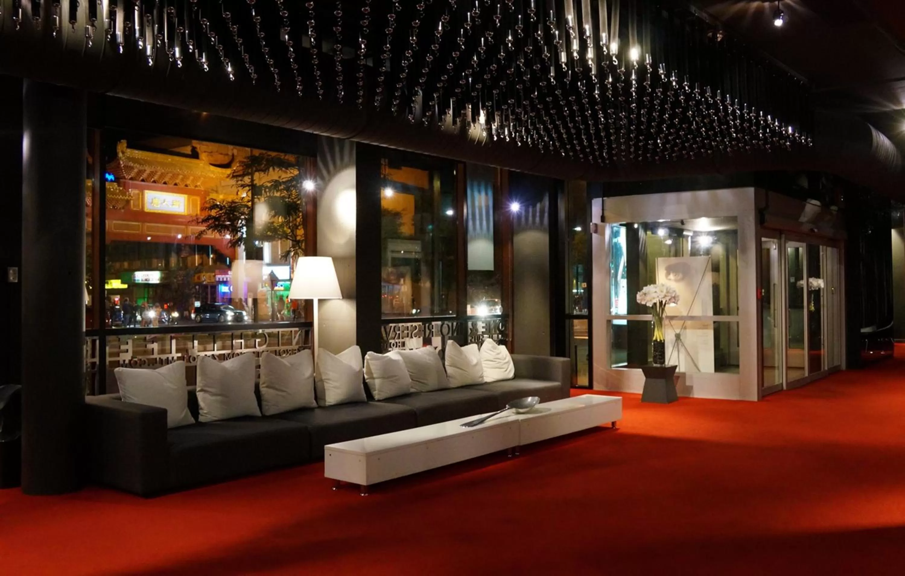 Lounge or bar in Hotel Zero 1 Montreal