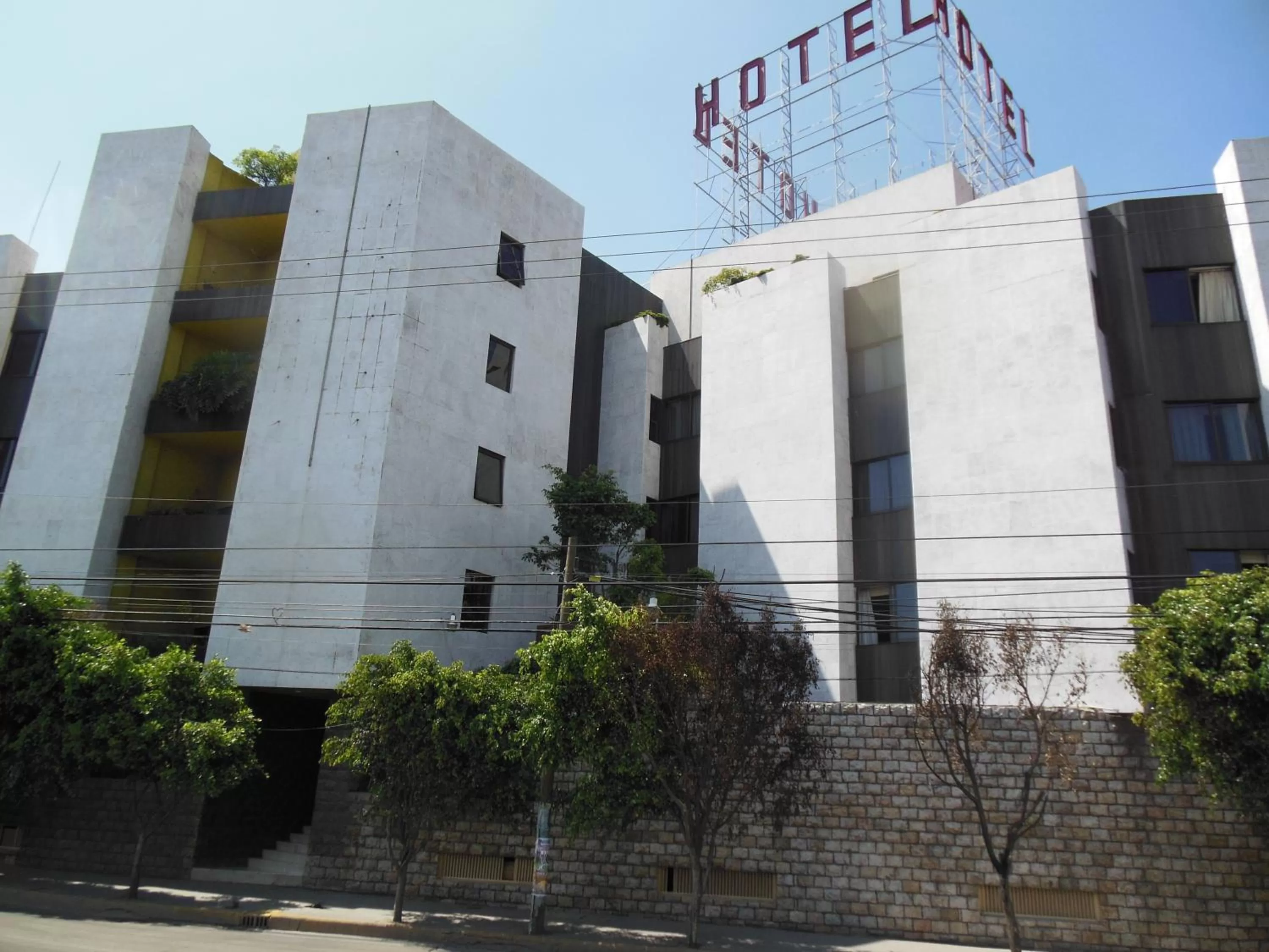 Property Building in Hotel Paraiso