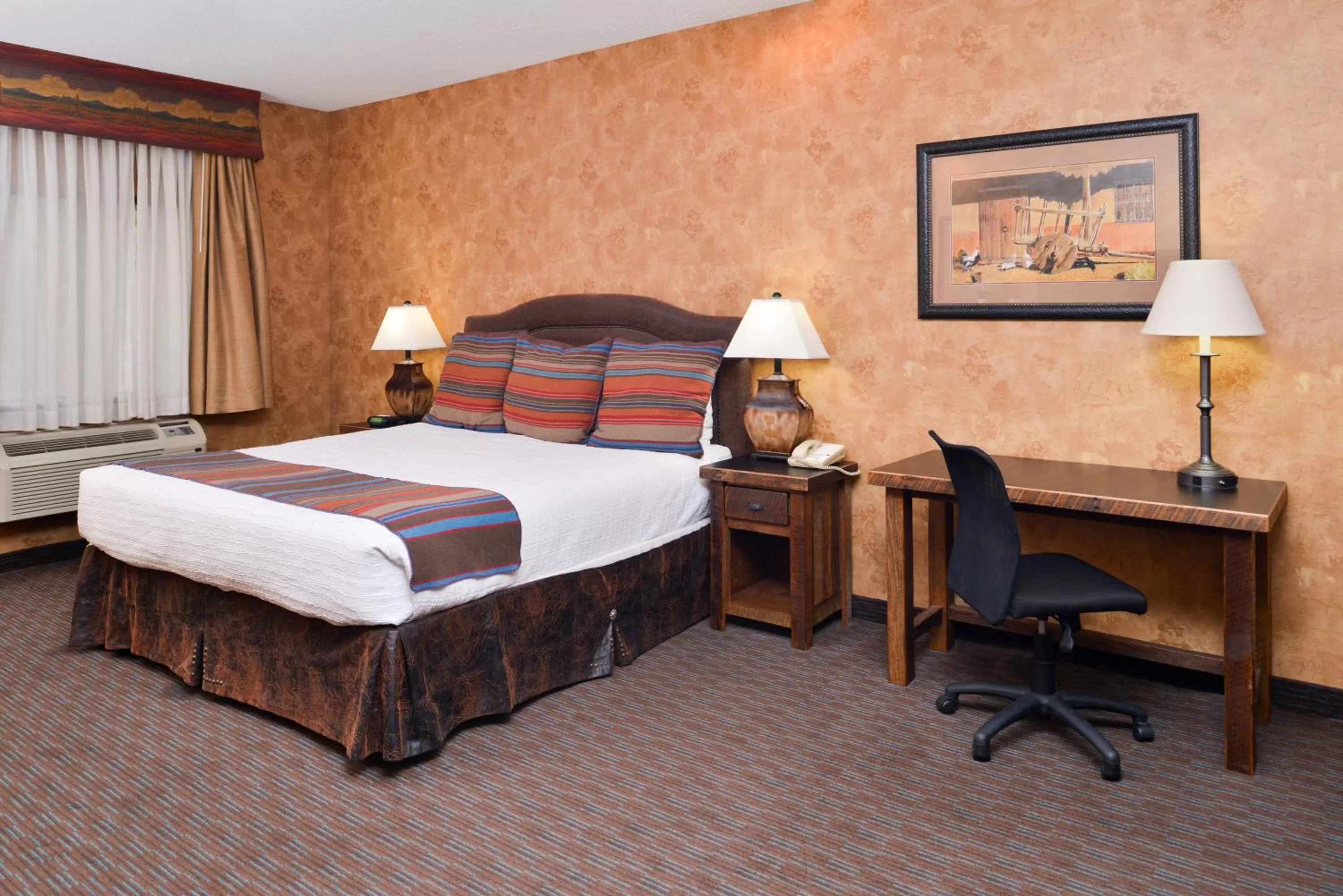 Photo of the whole room, Bed in Best Western Plus Inn of Santa Fe