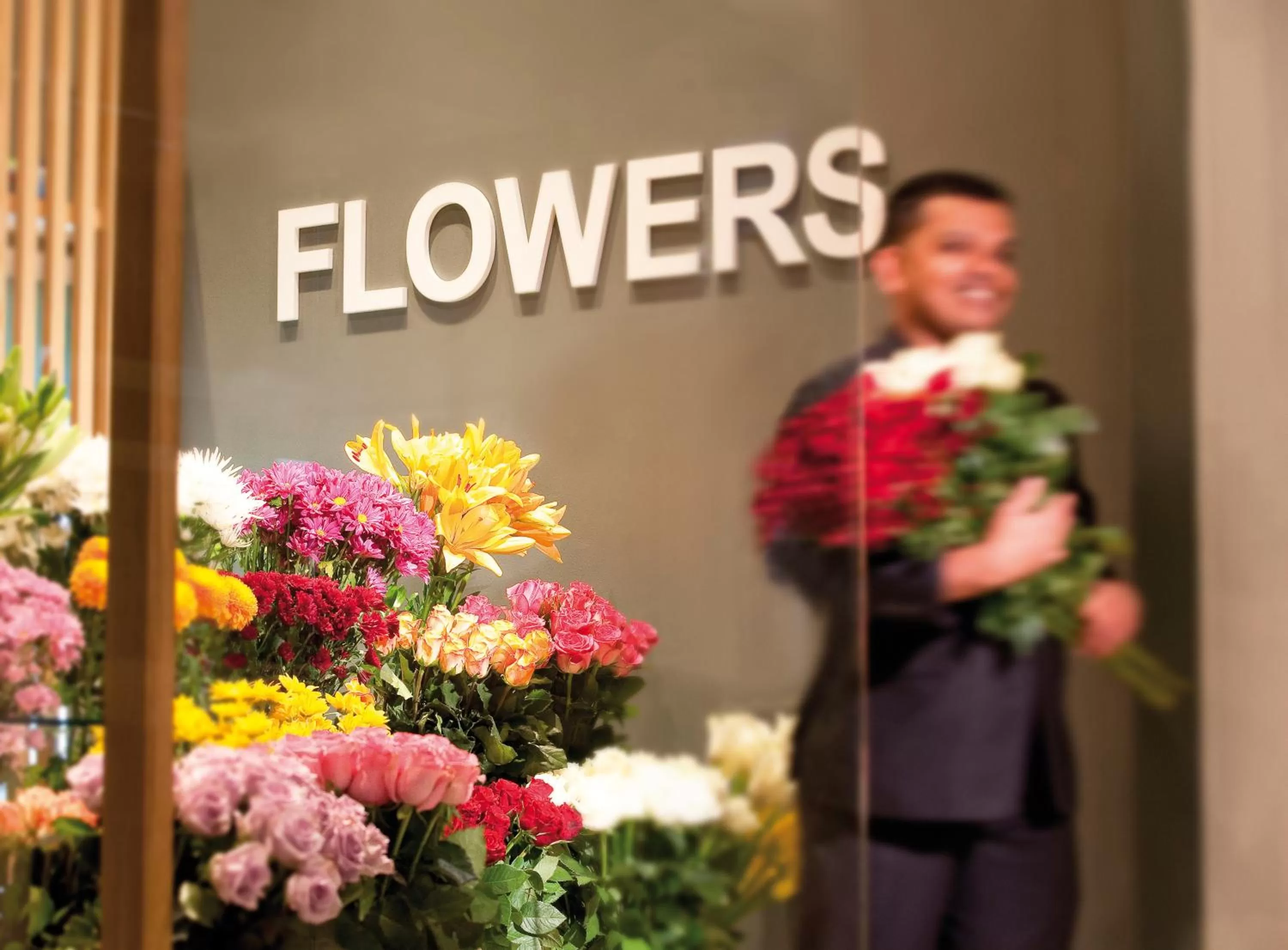 On-site shops in Mövenpick Hotel & Apartments Bur Dubai