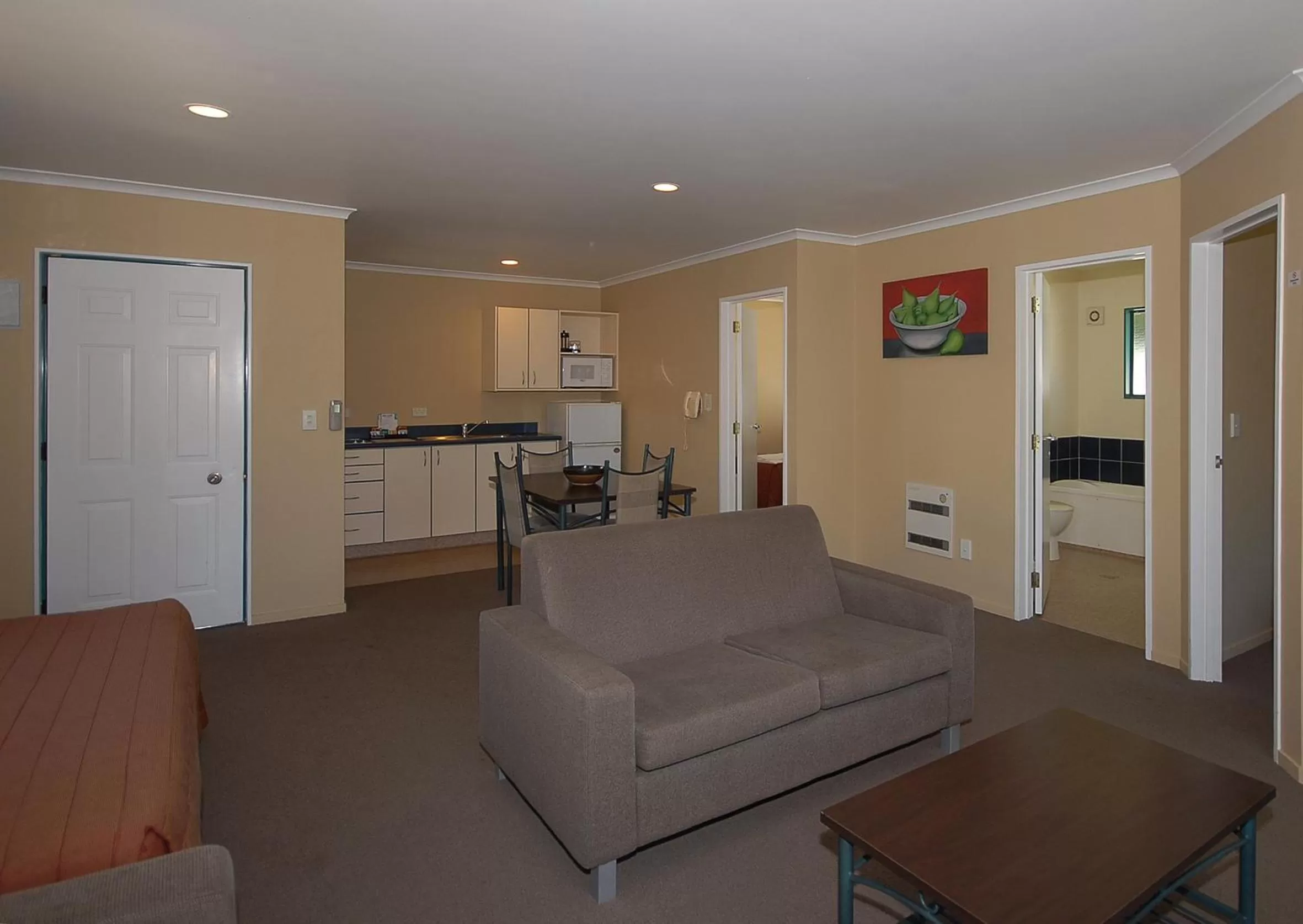 Kitchen or kitchenette in Discovery Motor Lodge