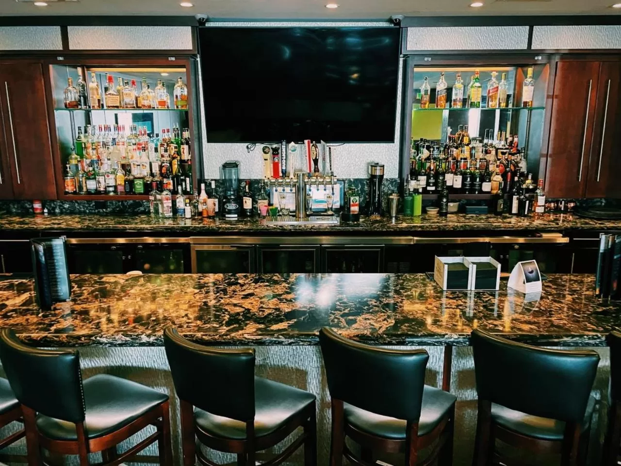 Lounge or bar in Wyndham Garden Warsaw