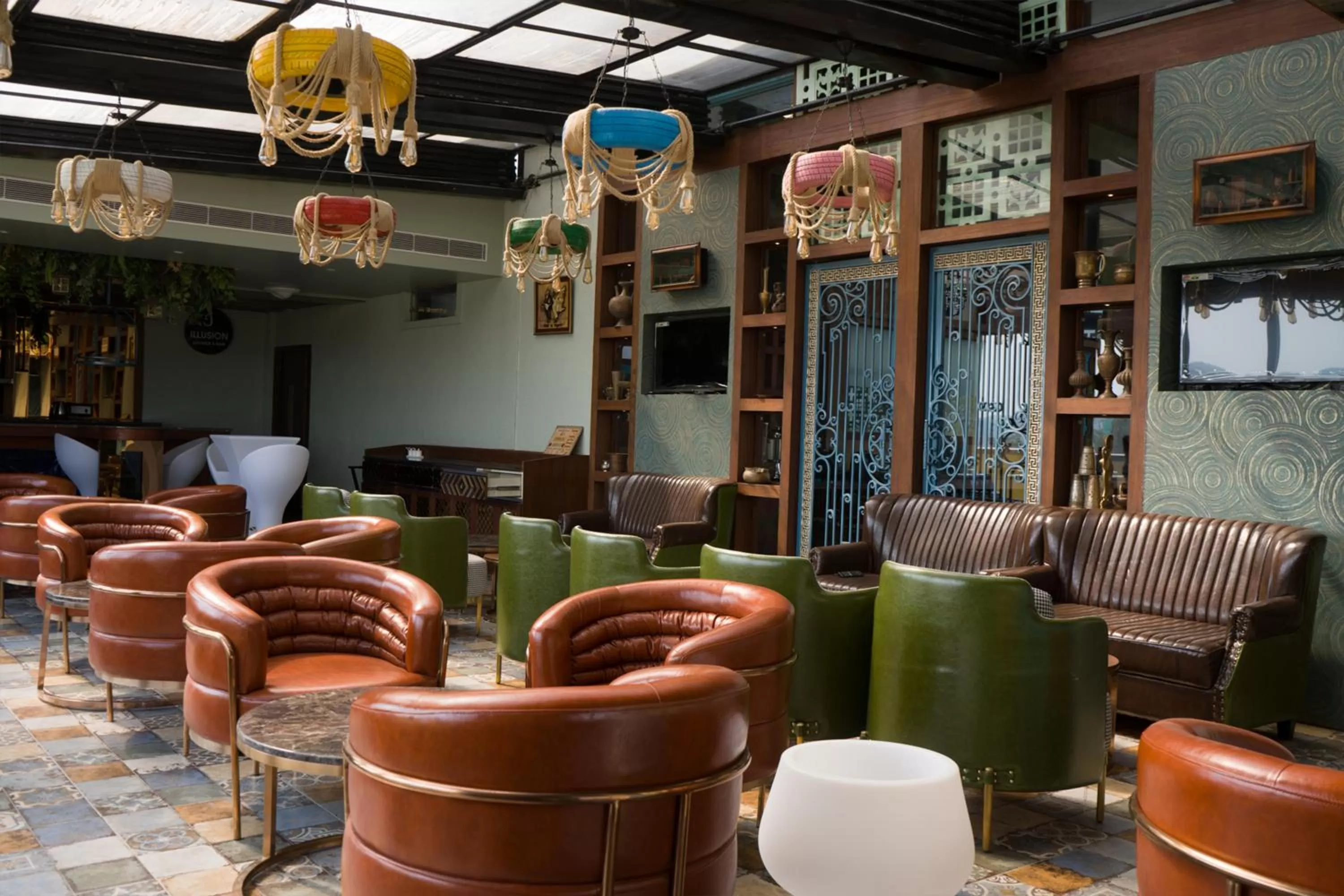 Restaurant/places to eat in Clarks Inn Suites Kangra