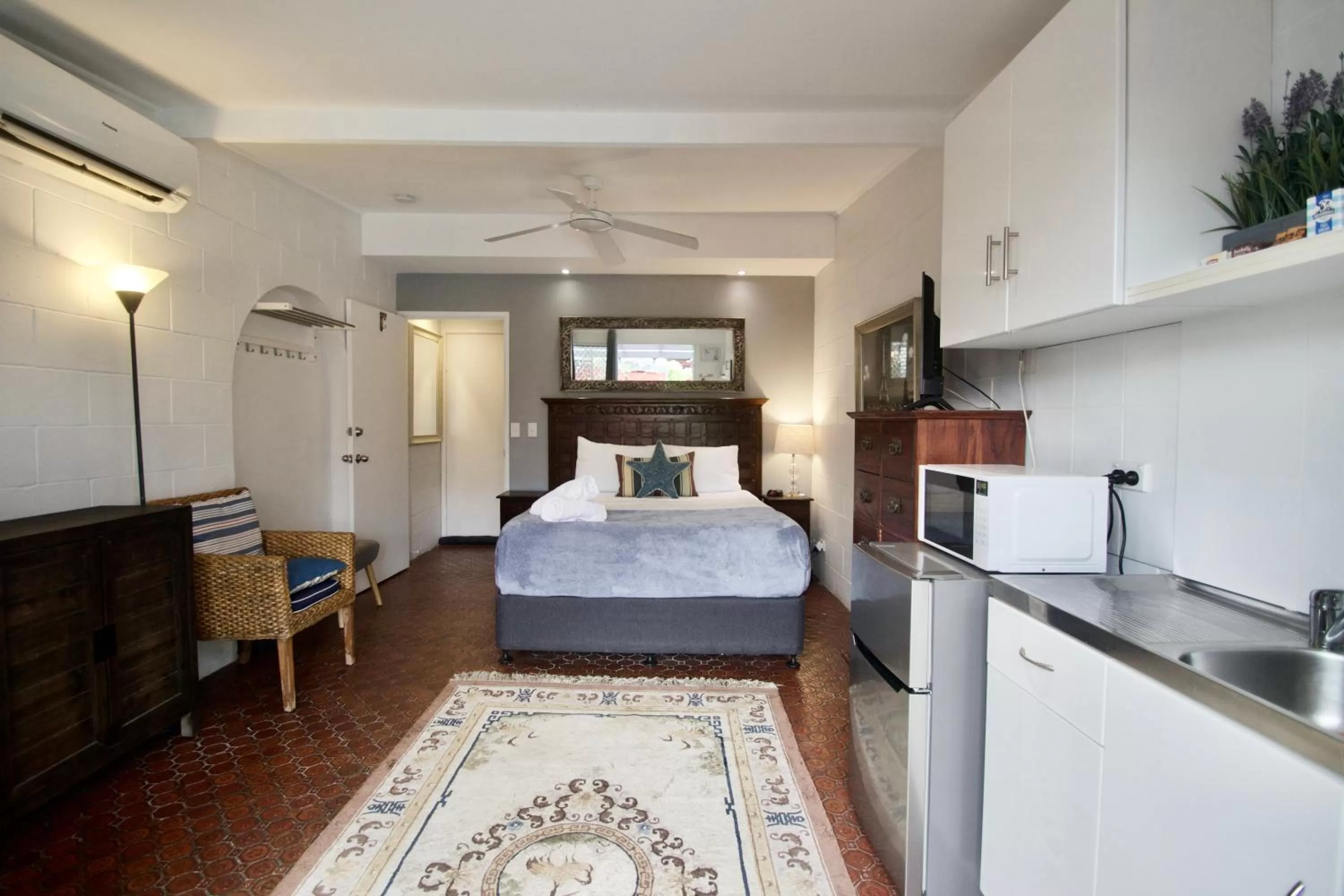 Hideaway Noosa Men Only Beach Resort