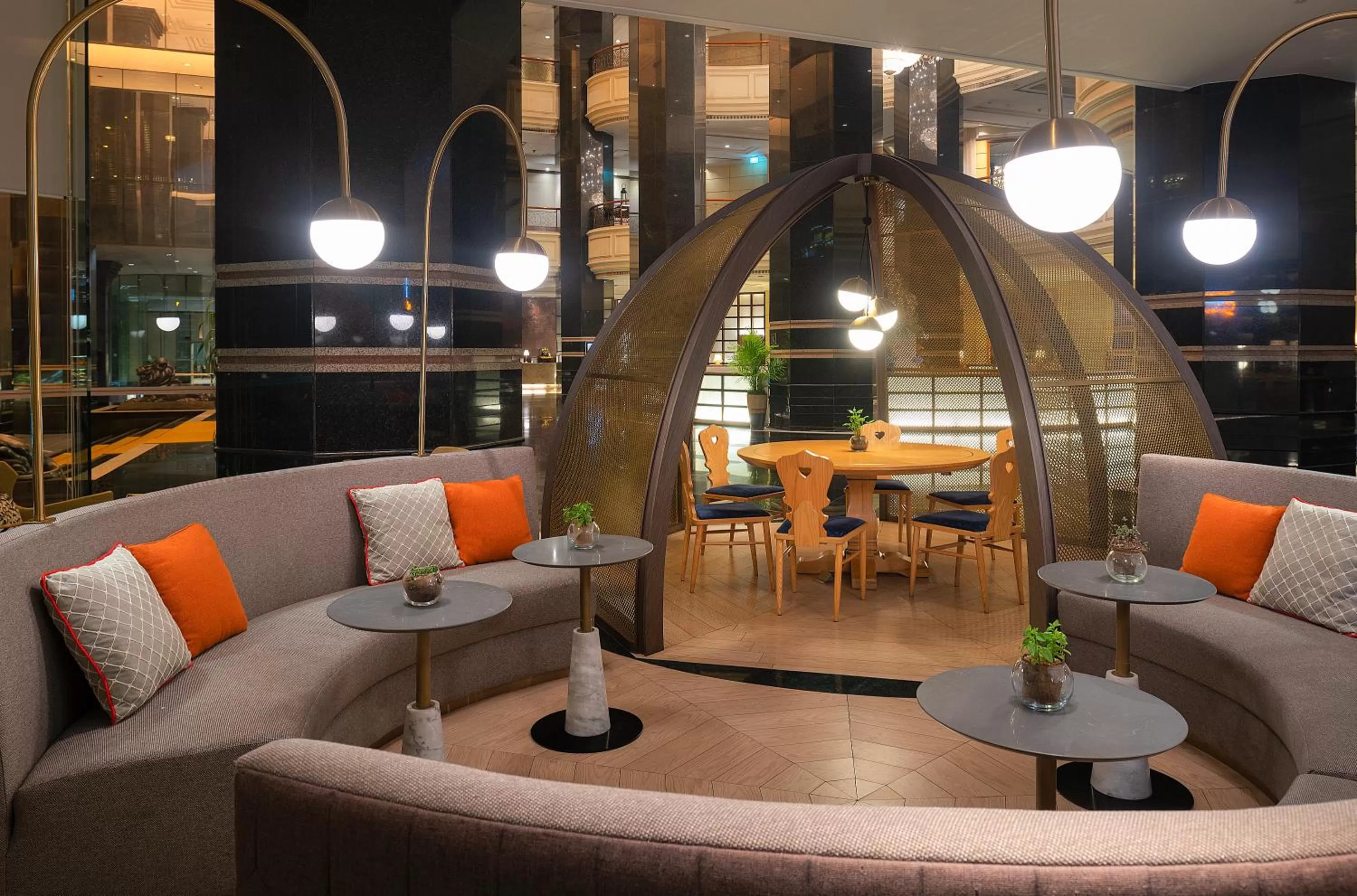 Lounge or bar in Swissotel Bangkok Ratchada