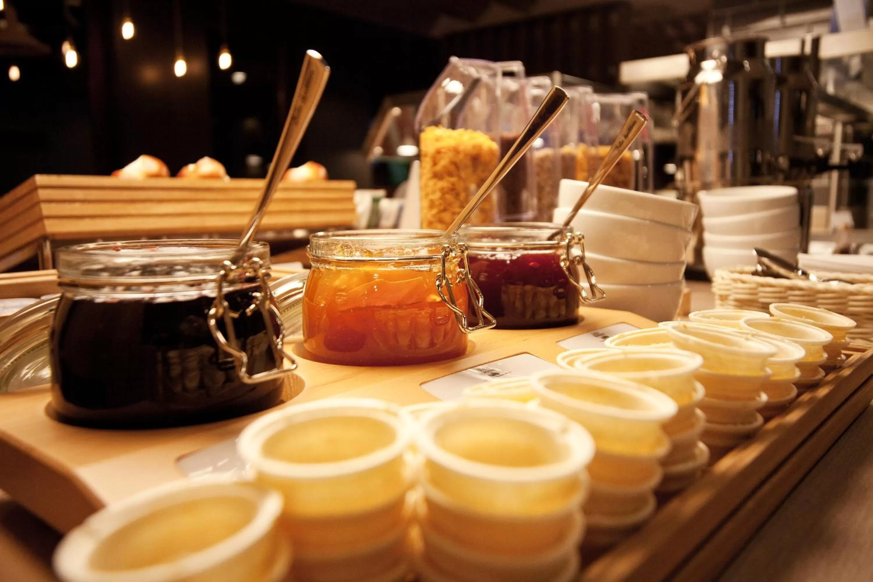 Restaurant/places to eat in Holiday Inn Express Munich - Olympiapark by IHG