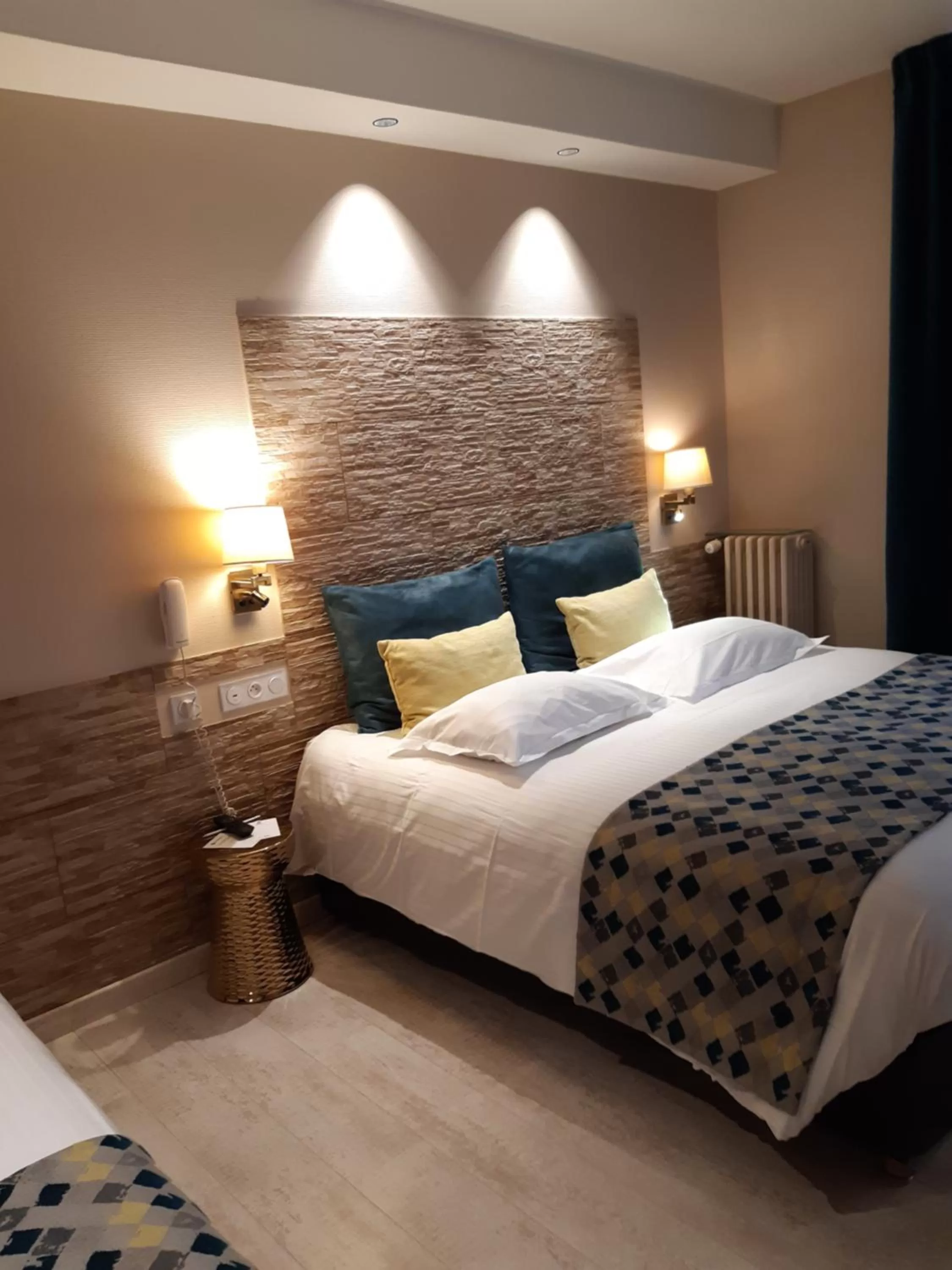 Bed in Best Western Hôtel Des Voyageurs