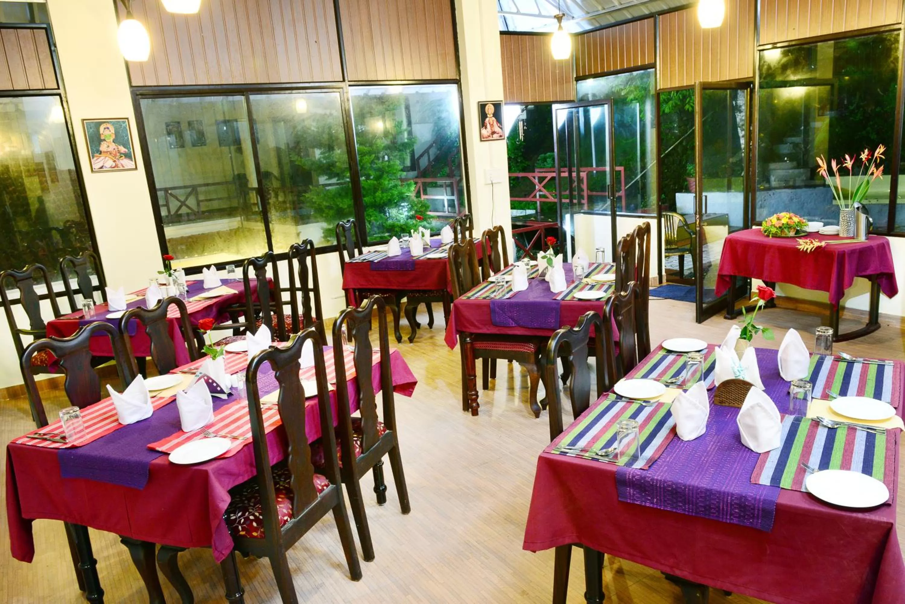 Breakfast in Violet Woods