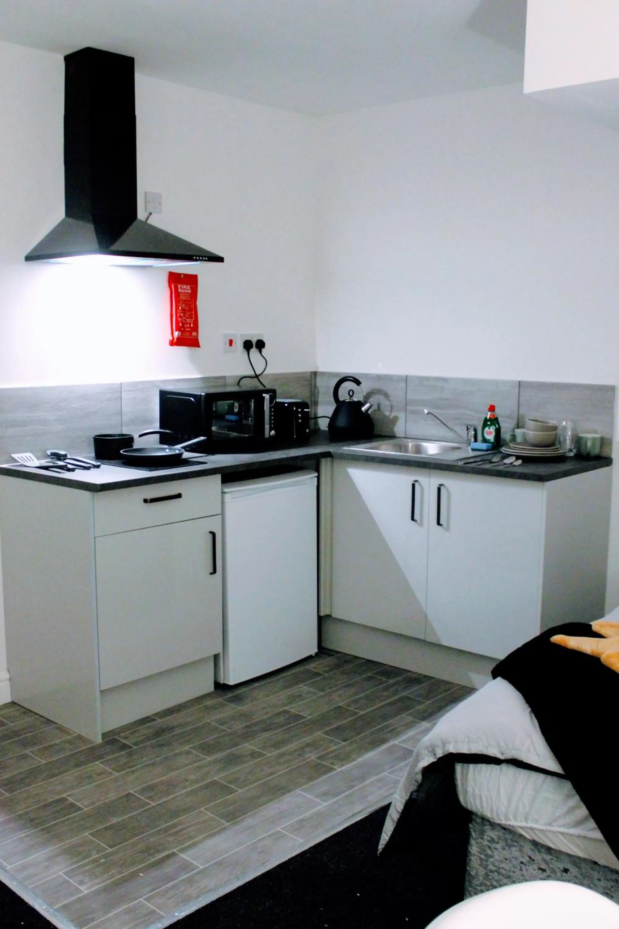 Kitchen or kitchenette in Easy Living Nottingham - Burns Street