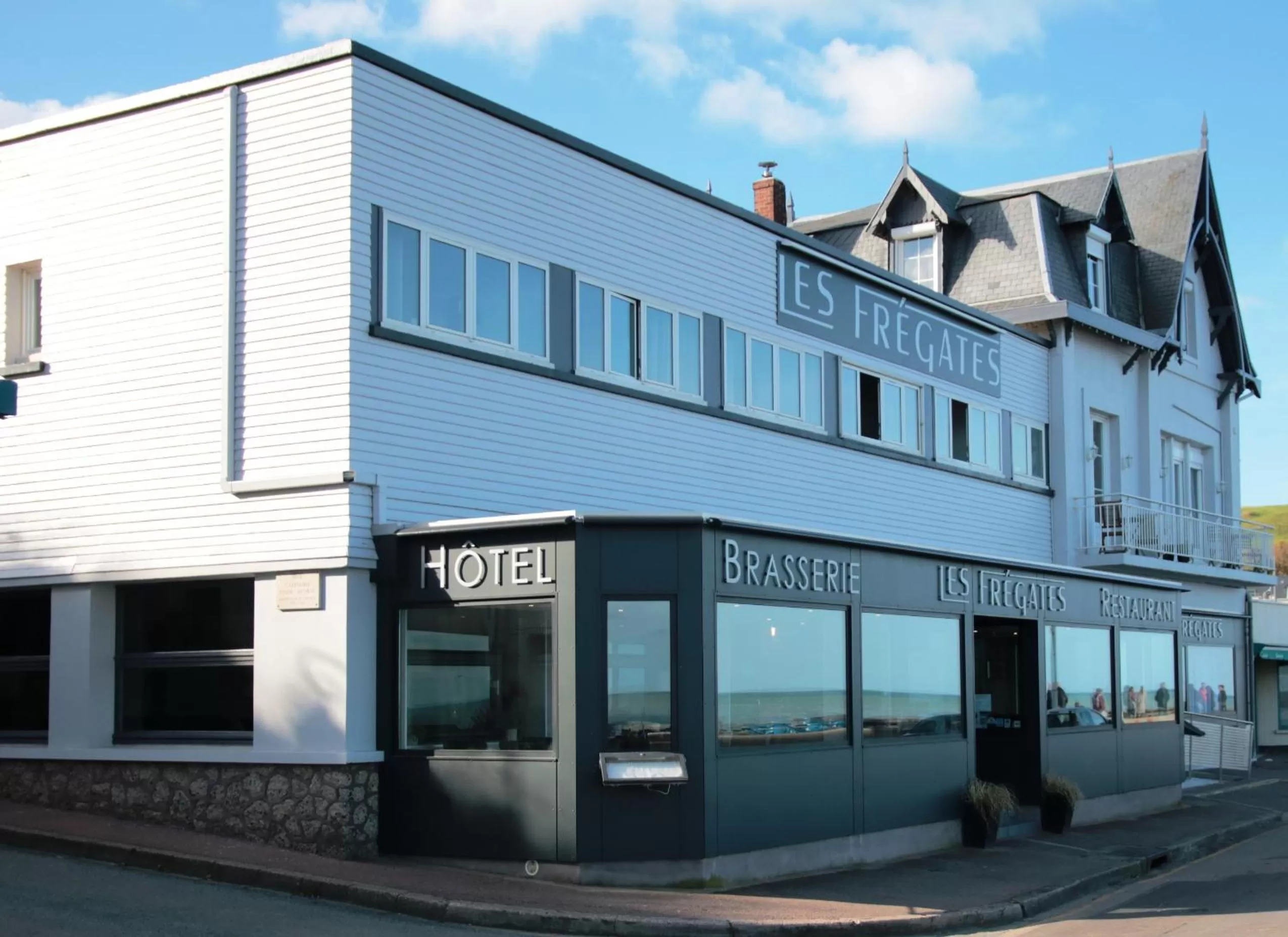 Facade/entrance in Les Fregates