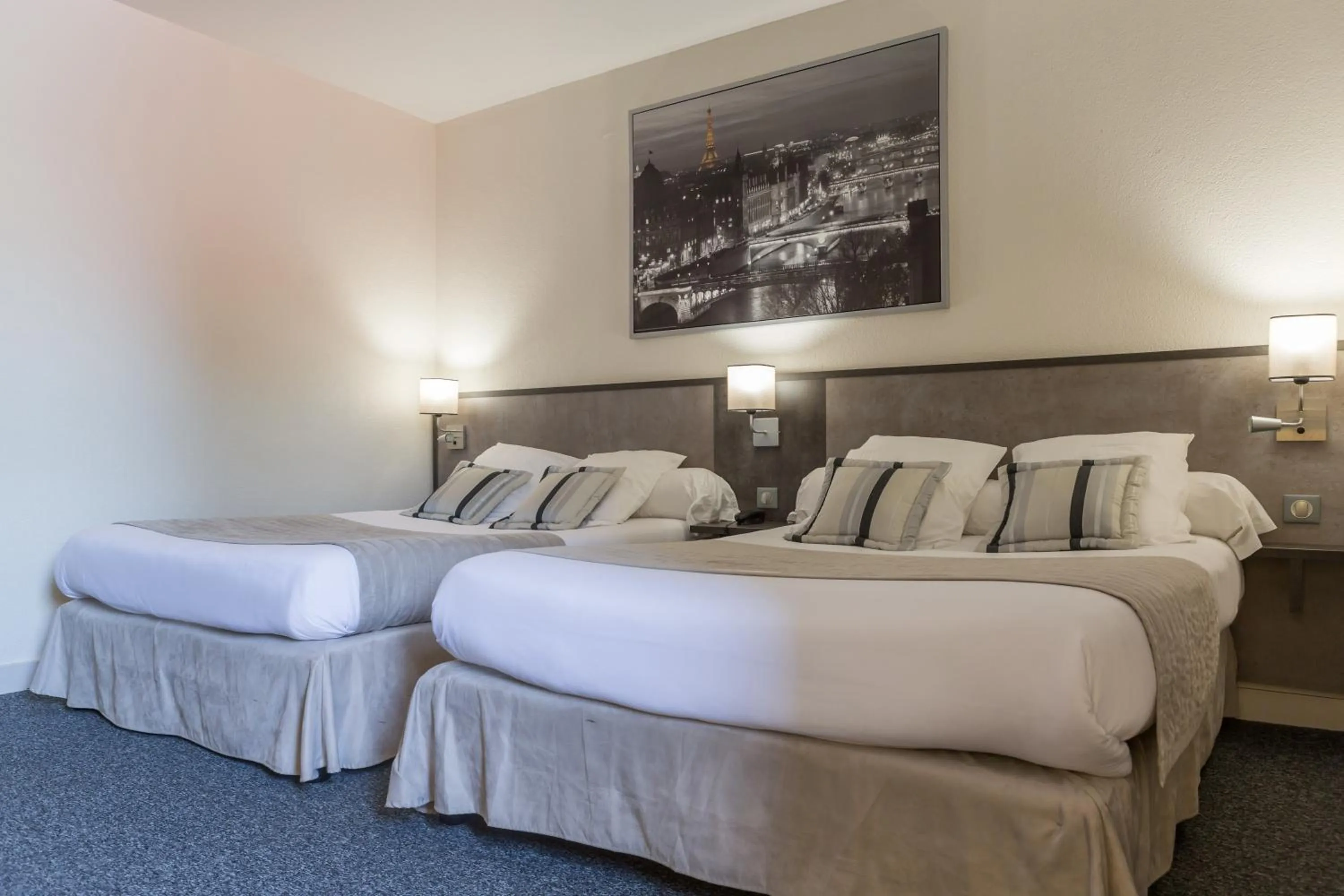 Photo of the whole room, Bed in Logis Hôtel Restaurant La Citadelle