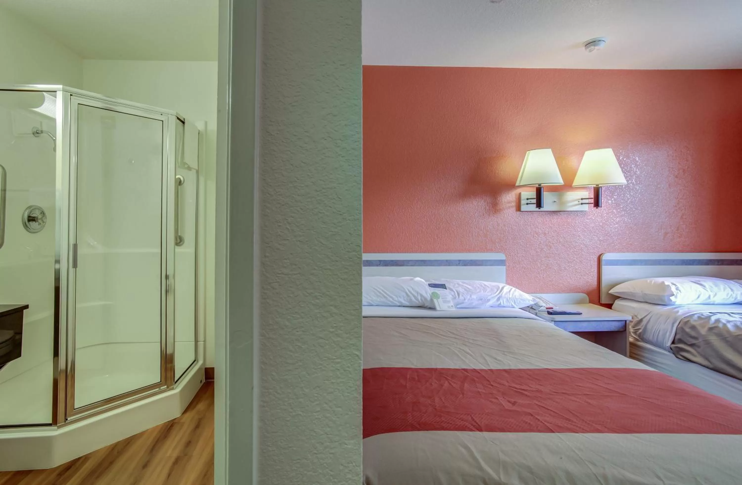 Bedroom, Bed in Motel 6-Grants Pass, OR