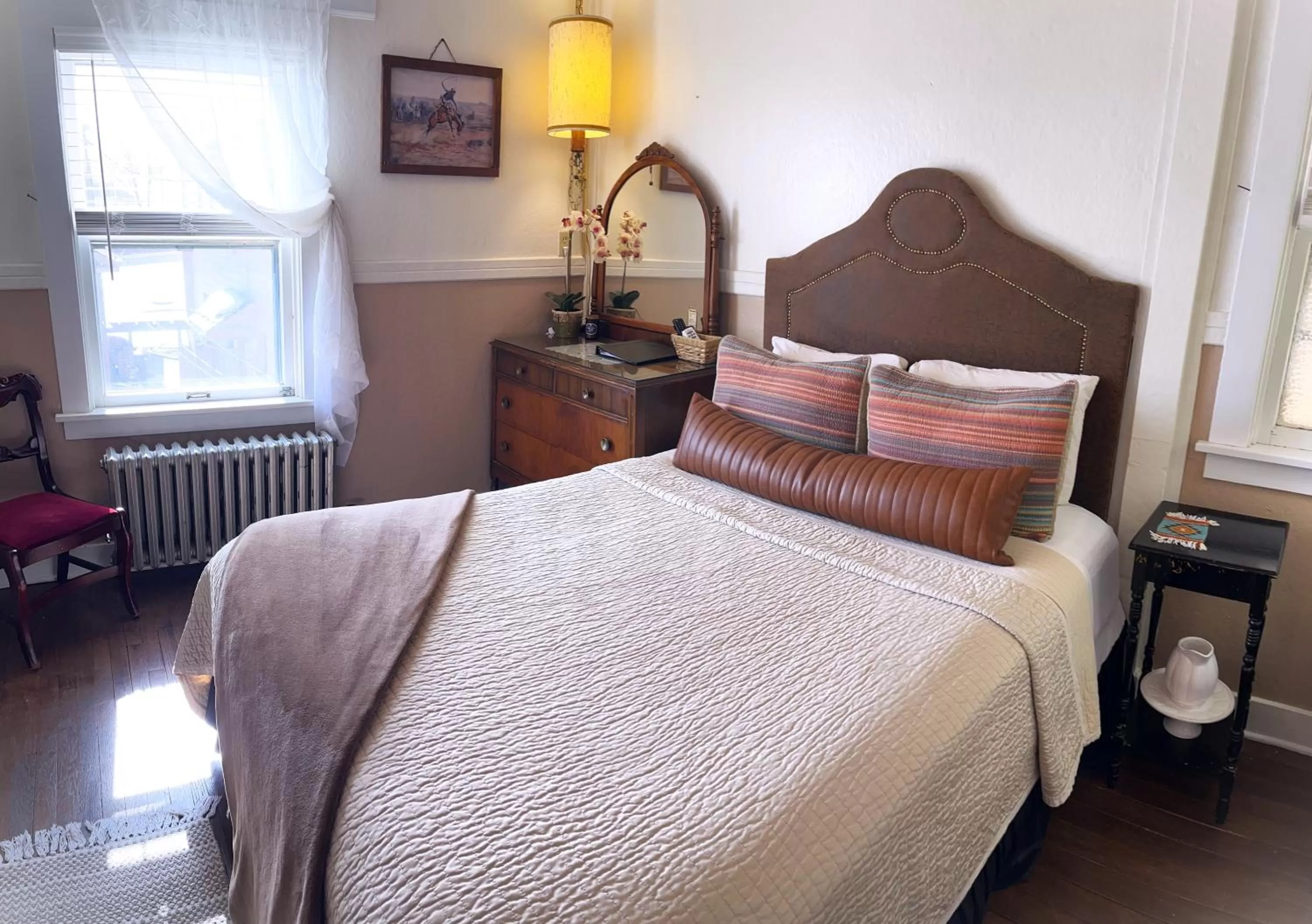 Bed in The Hotel Eastin