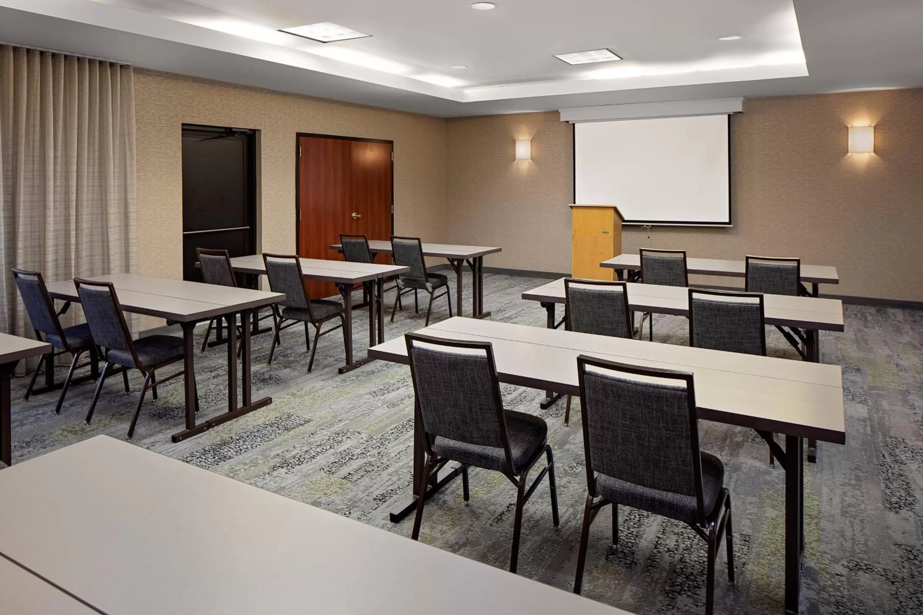 Meeting/conference room in Courtyard by Marriott Houston Rice University